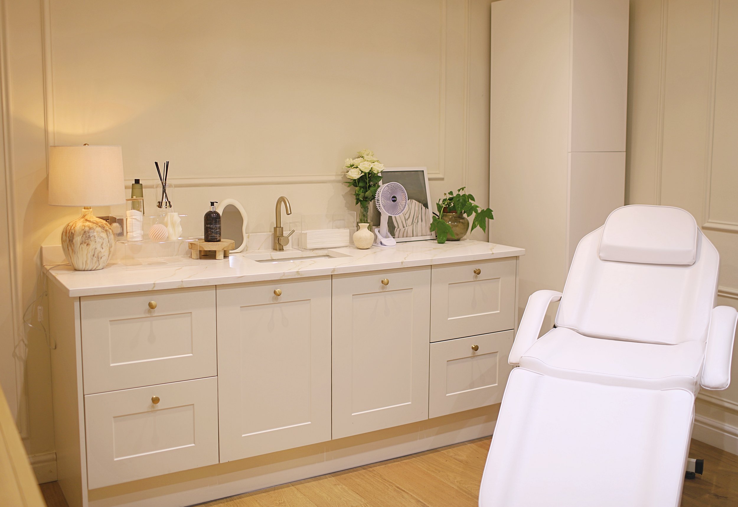 Private aesthetic treatment room at Dr Caroline Warden Skin & Aesthetic Clinic in Hale, Cheshire