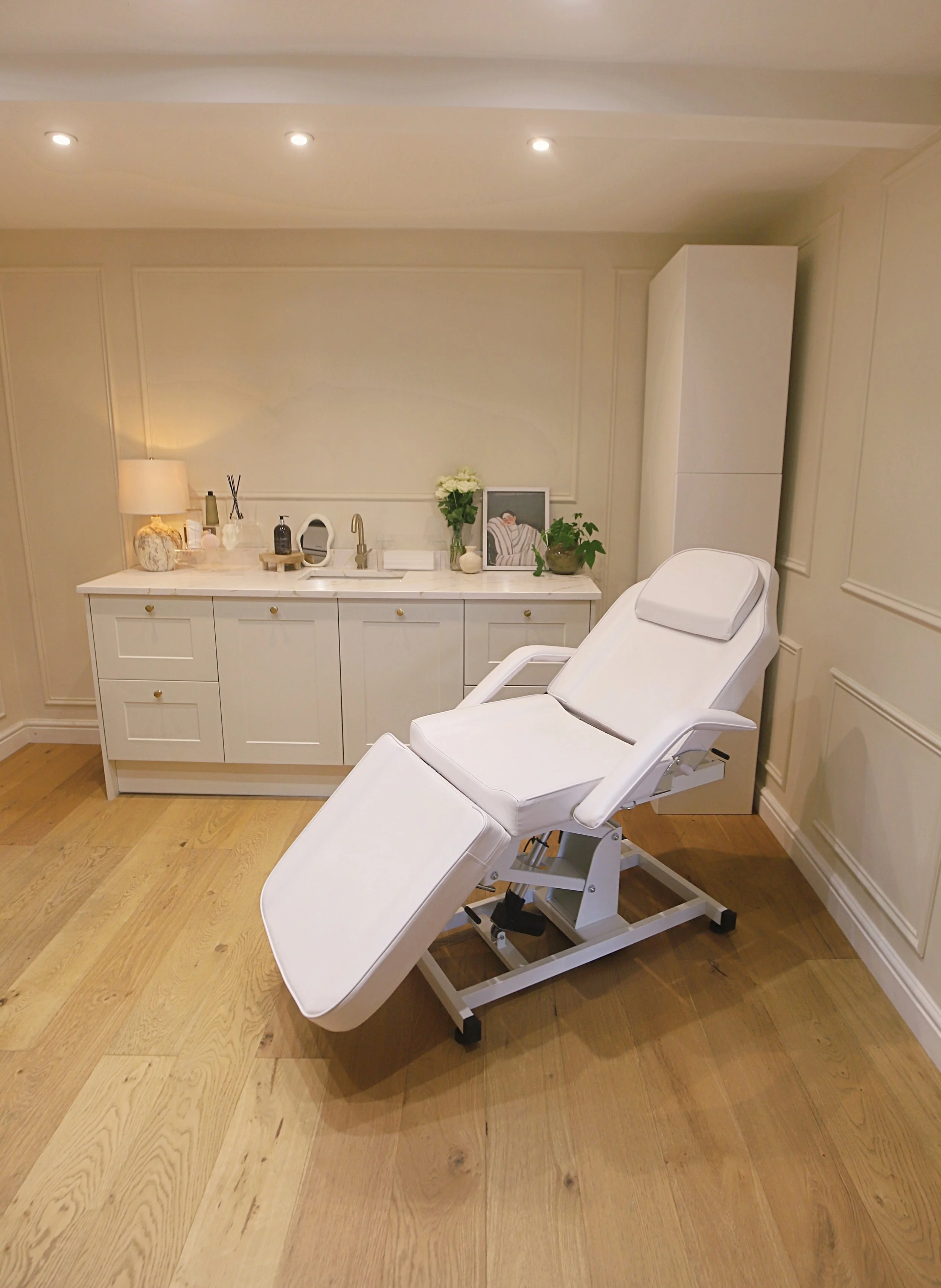 Treatment room at Dr Caroline Warden Skin and Aesthetic Clinic in Hale Village