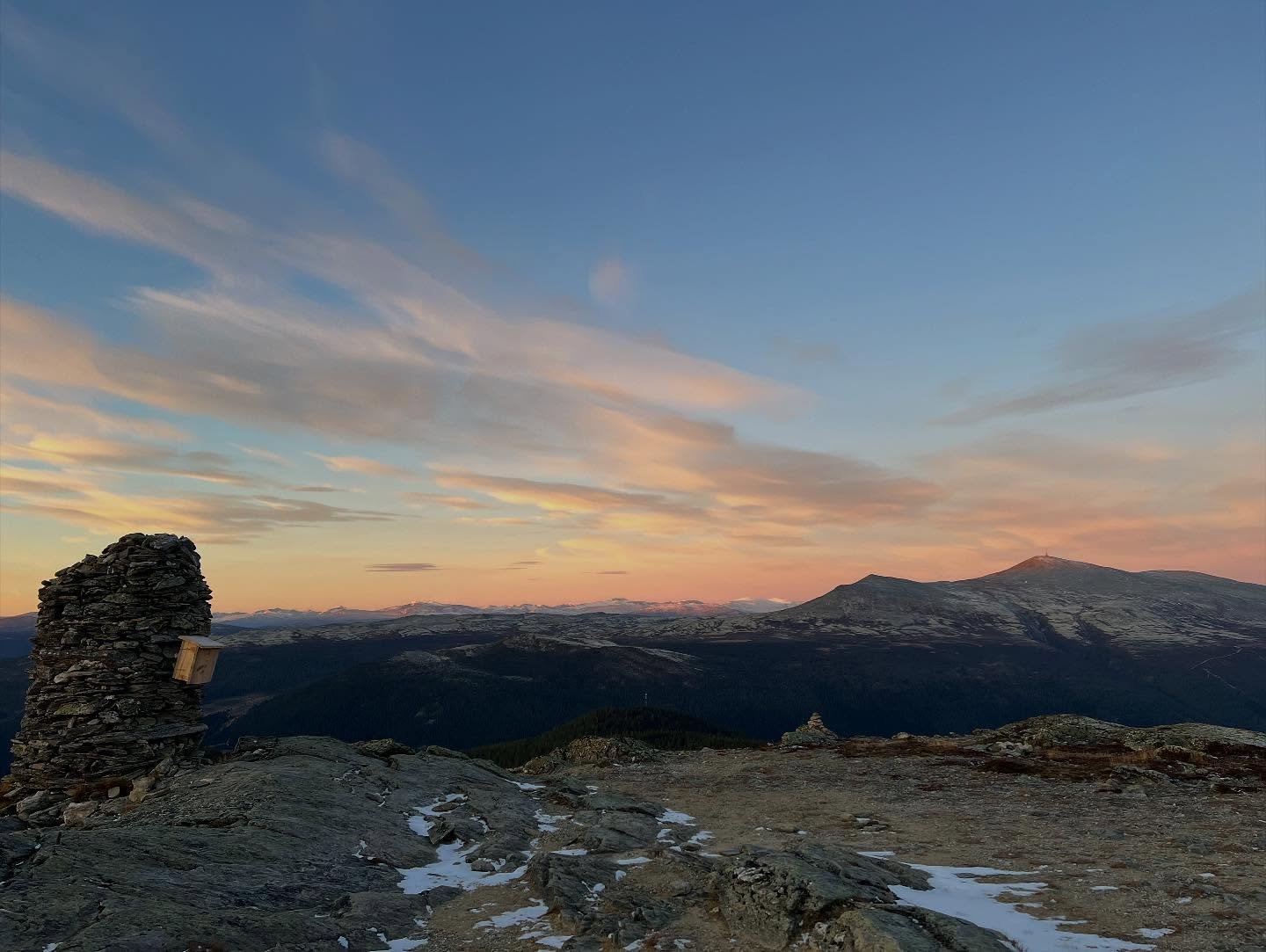 Noen blinkskudd fra en fin oktober🥰
.
.
#fjellskolen #rondeheim #leirskole #rondanenasjonalpark #naturglede #utebarn #h&oslash;vringenh&oslash;yfjellsgrend
