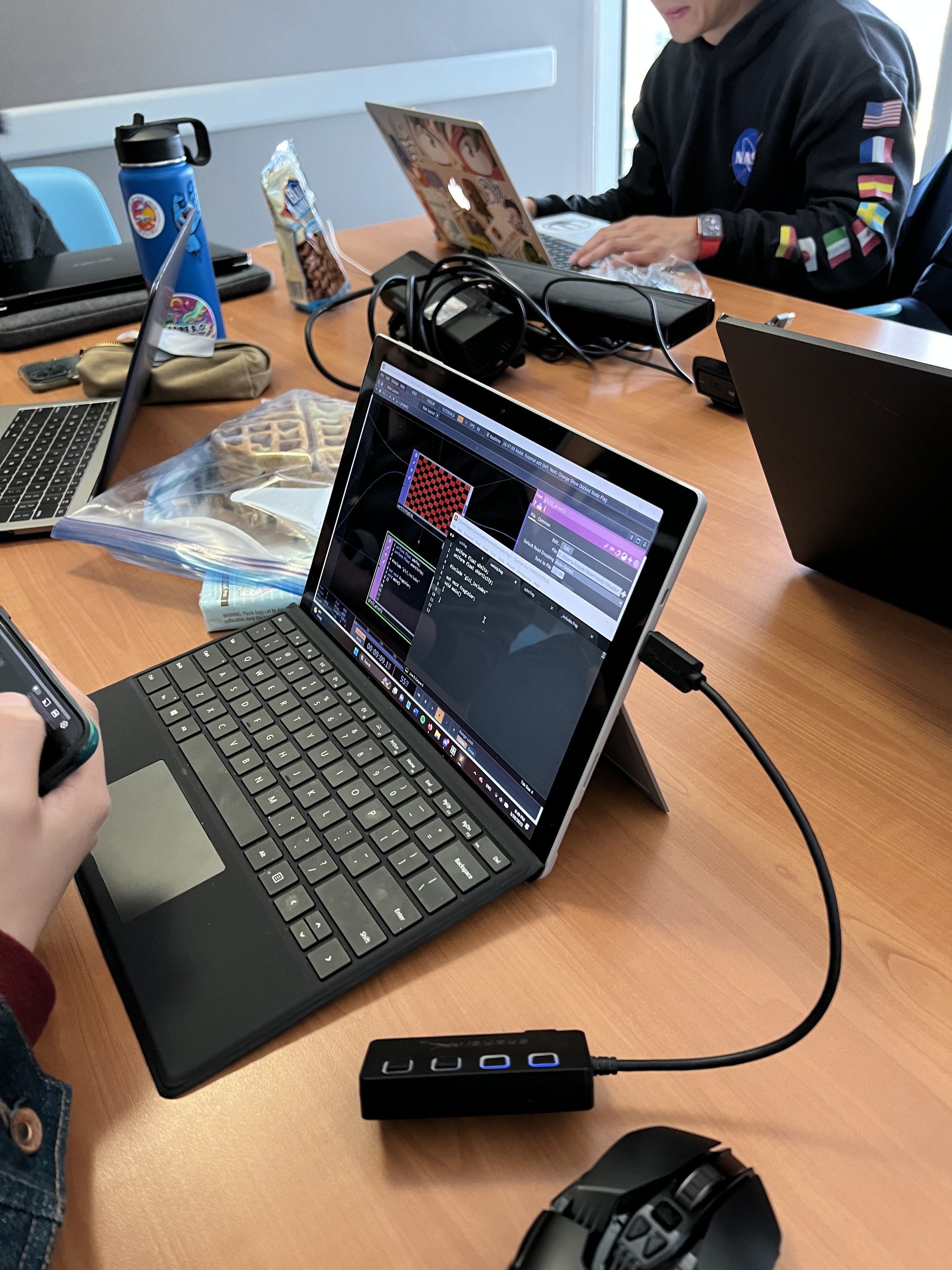 Come up with ideas for Touchdesigner projects.
