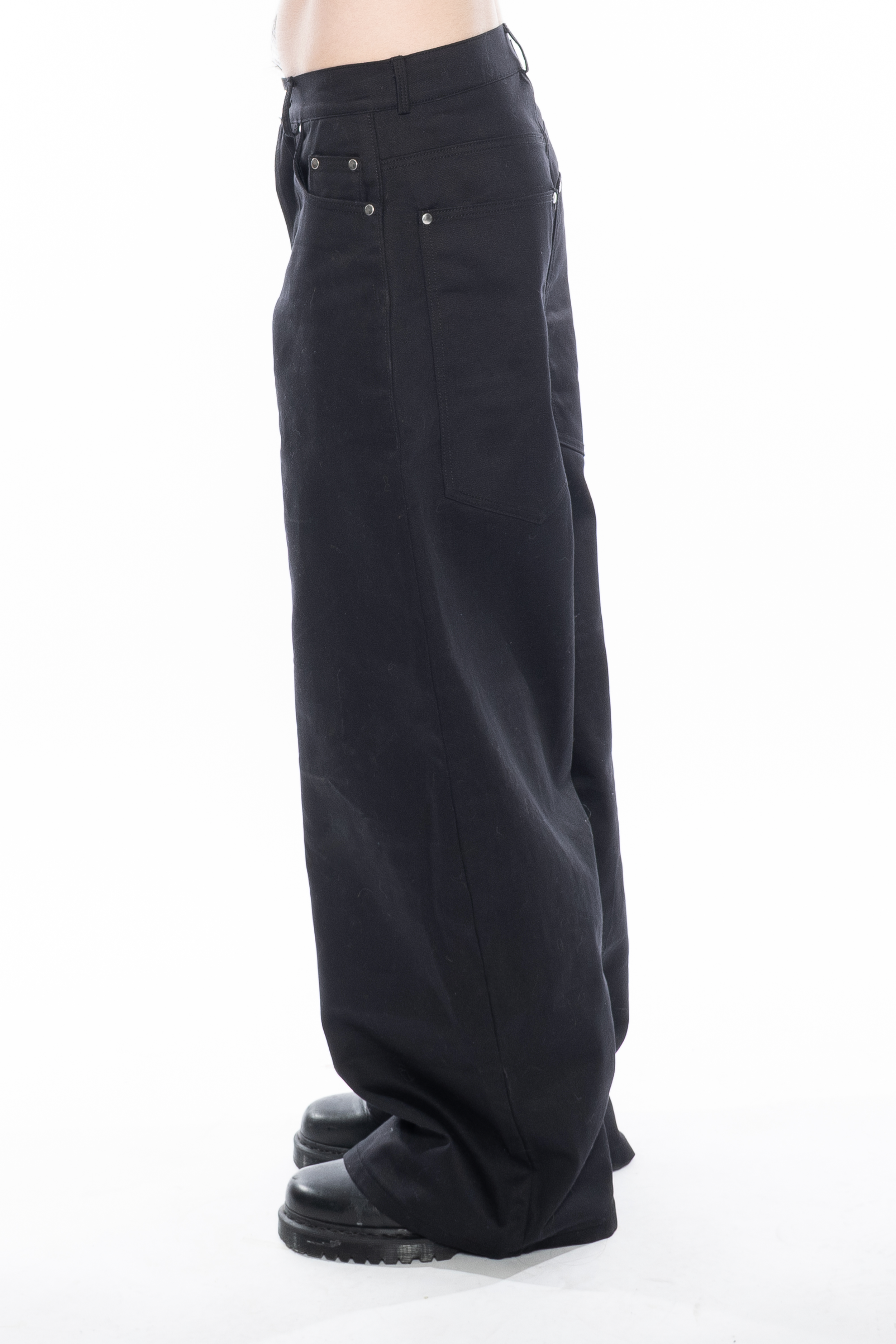 Photo jean noir 2.png