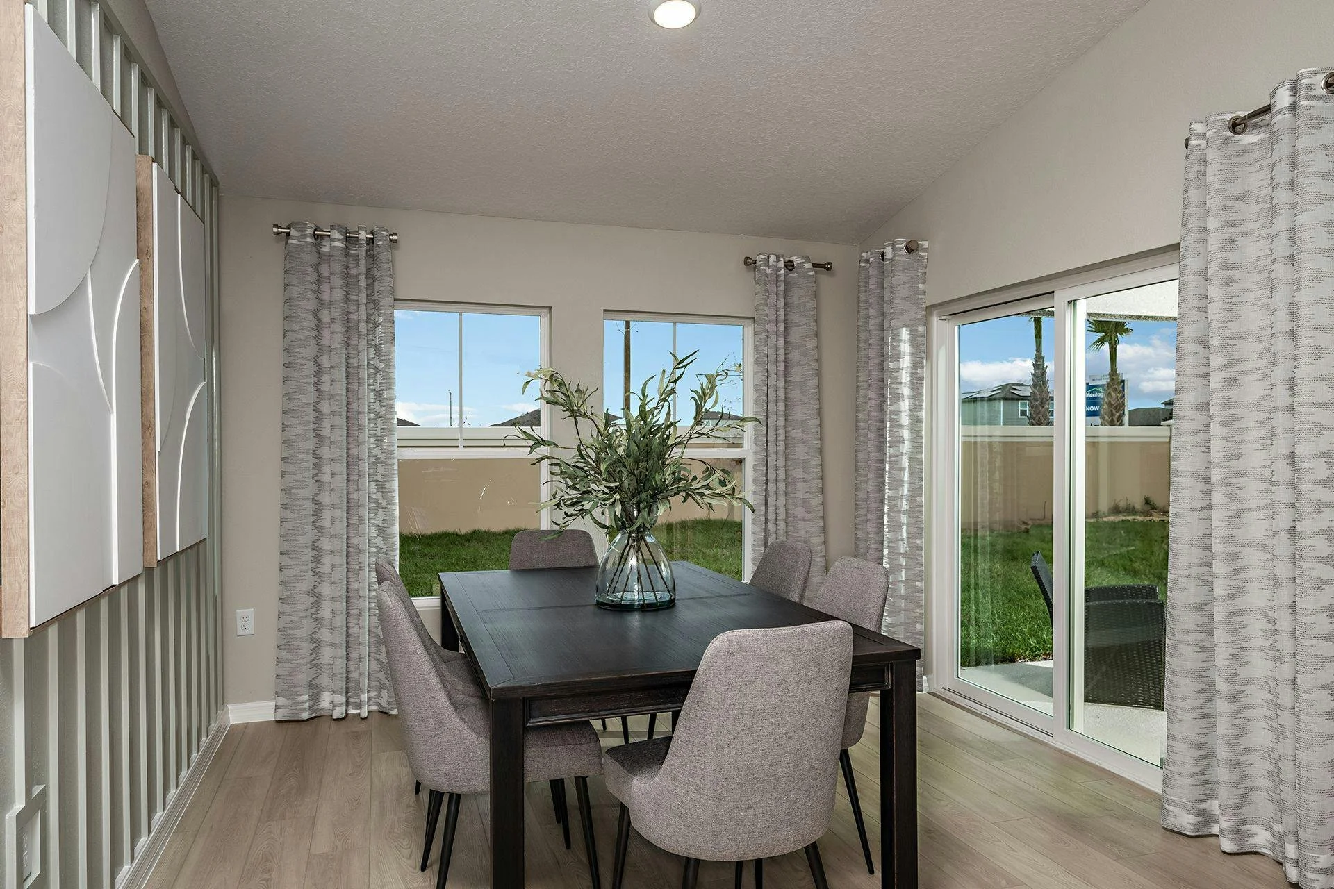 Lawson Dunes - Valeria - Diningroom.jpg