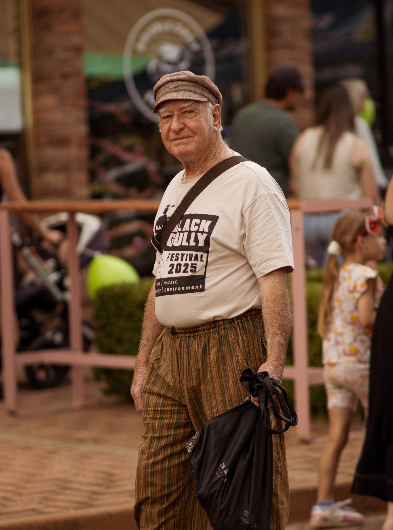 Armidale Christmas in the mall 
4/12/25

#armidale #photography #canon #markets