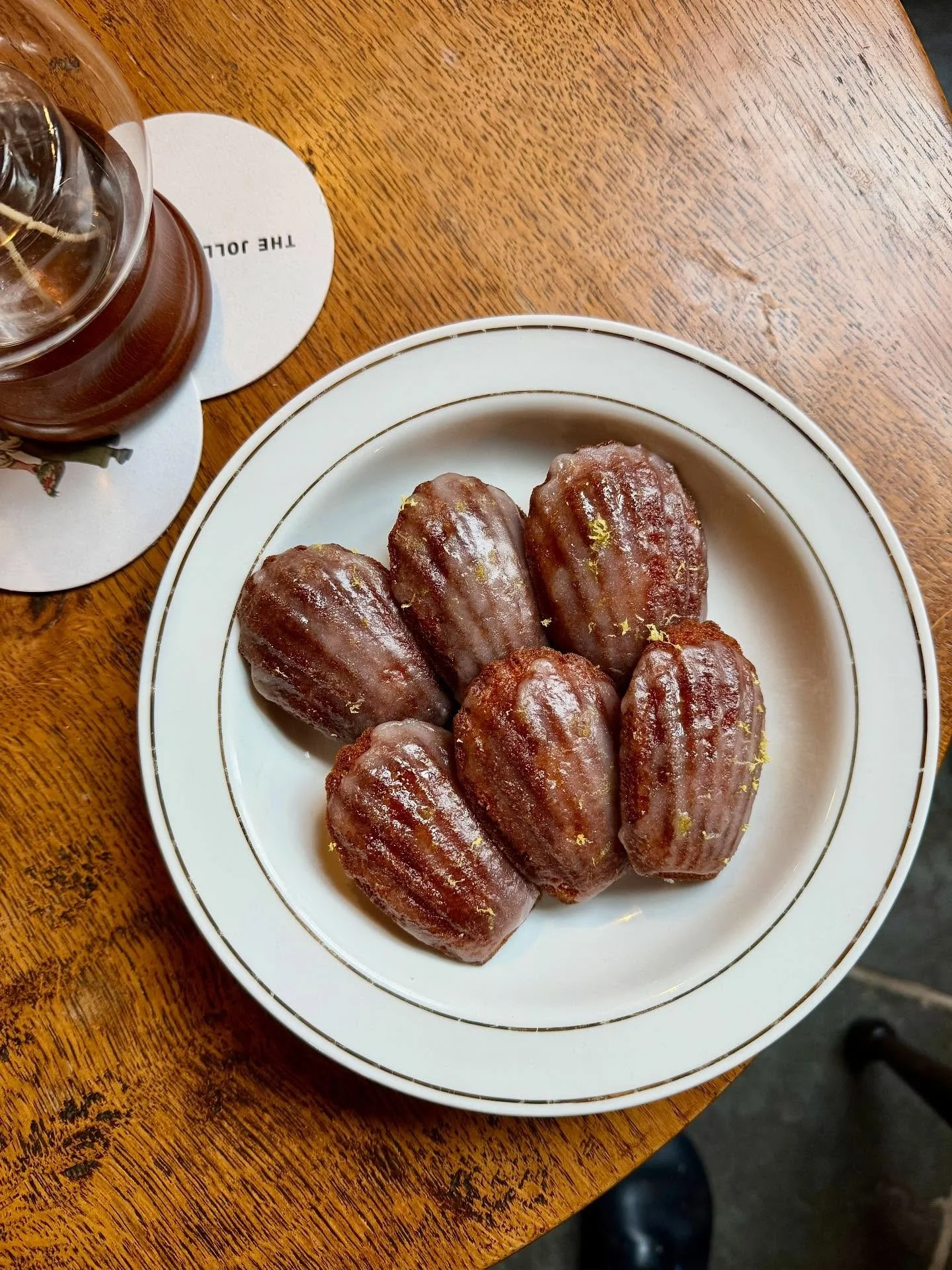 Lemon drizzle madeleines, on tonight by the dozen or half.