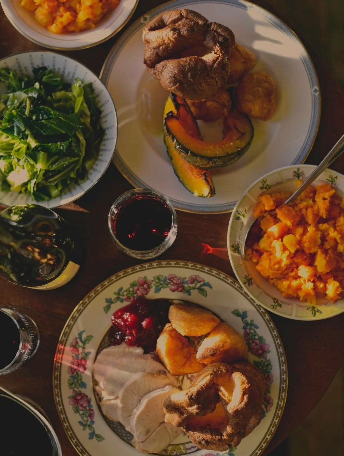 Roast beef and roast turkey on the Sunday menu today.
And basically a full menu along side.
A couple of tables left for today. Plenty of space for tonight.
And a few spots here and there over next few days, including one table for NYE dinner. Book on