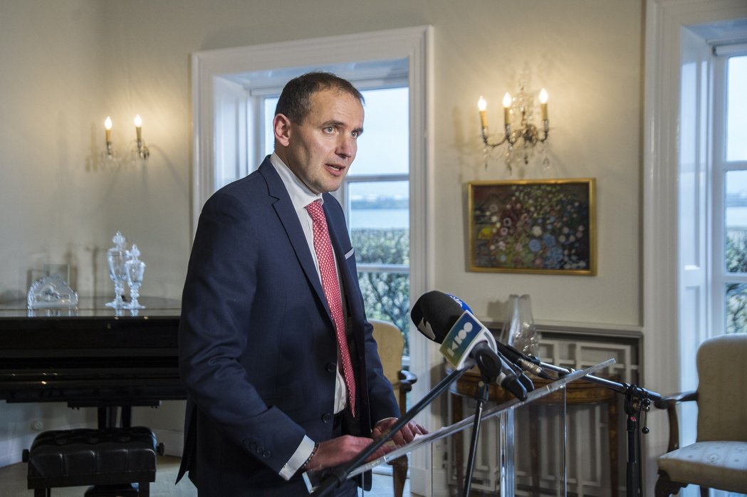 Forsetakosningar - þjóð- og efnahagslíf í skugga COVID-19