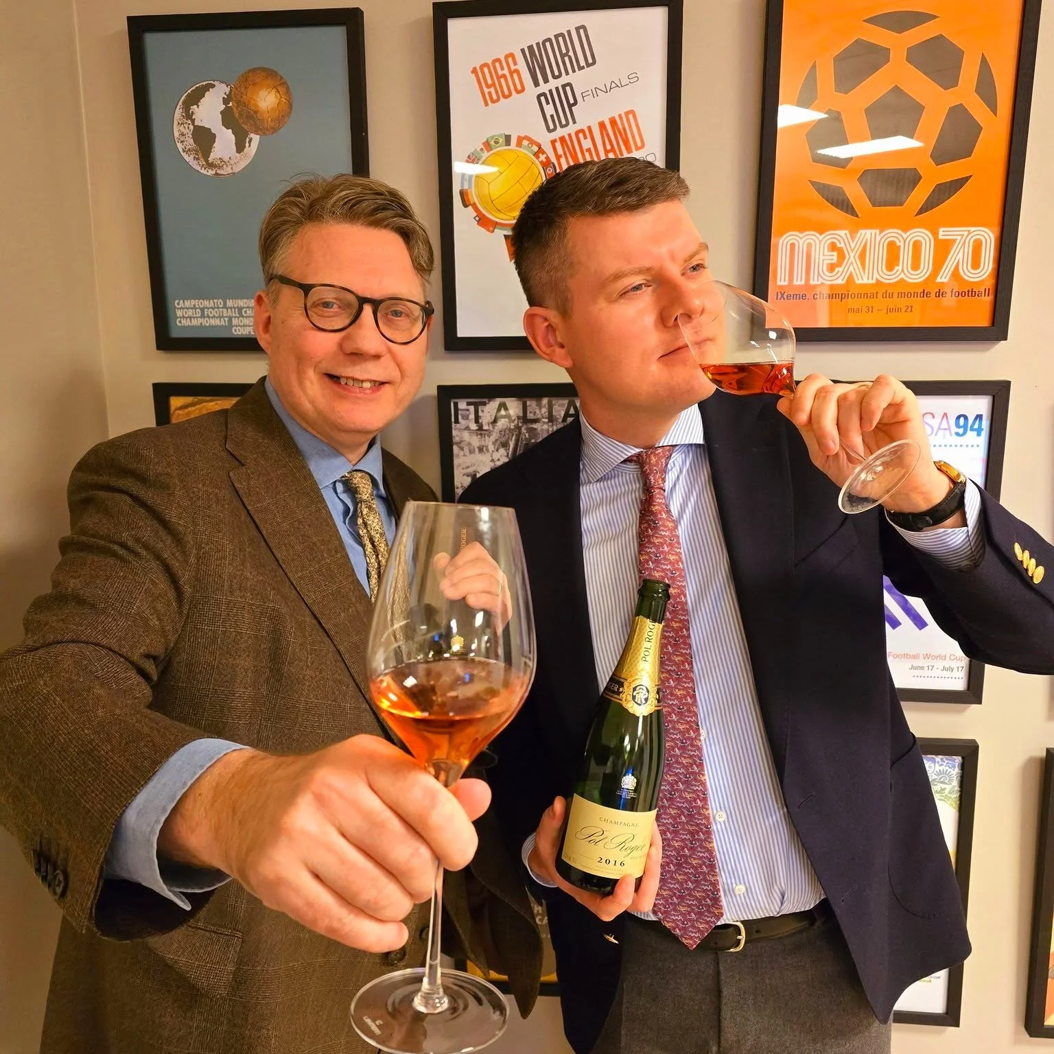 Andr&eacute;s Magn&uacute;sson og Stef&aacute;n Einar Stef&aacute;nsson fara &iacute; n&yacute;jum &thorn;&aelig;tti &THORN;j&oacute;&eth;m&aacute;la yfir allt &thorn;a&eth; helsta, &thorn;j&oacute;&eth;f&eacute;lagsumr&aelig;&eth;u sem sn&yacute;st 