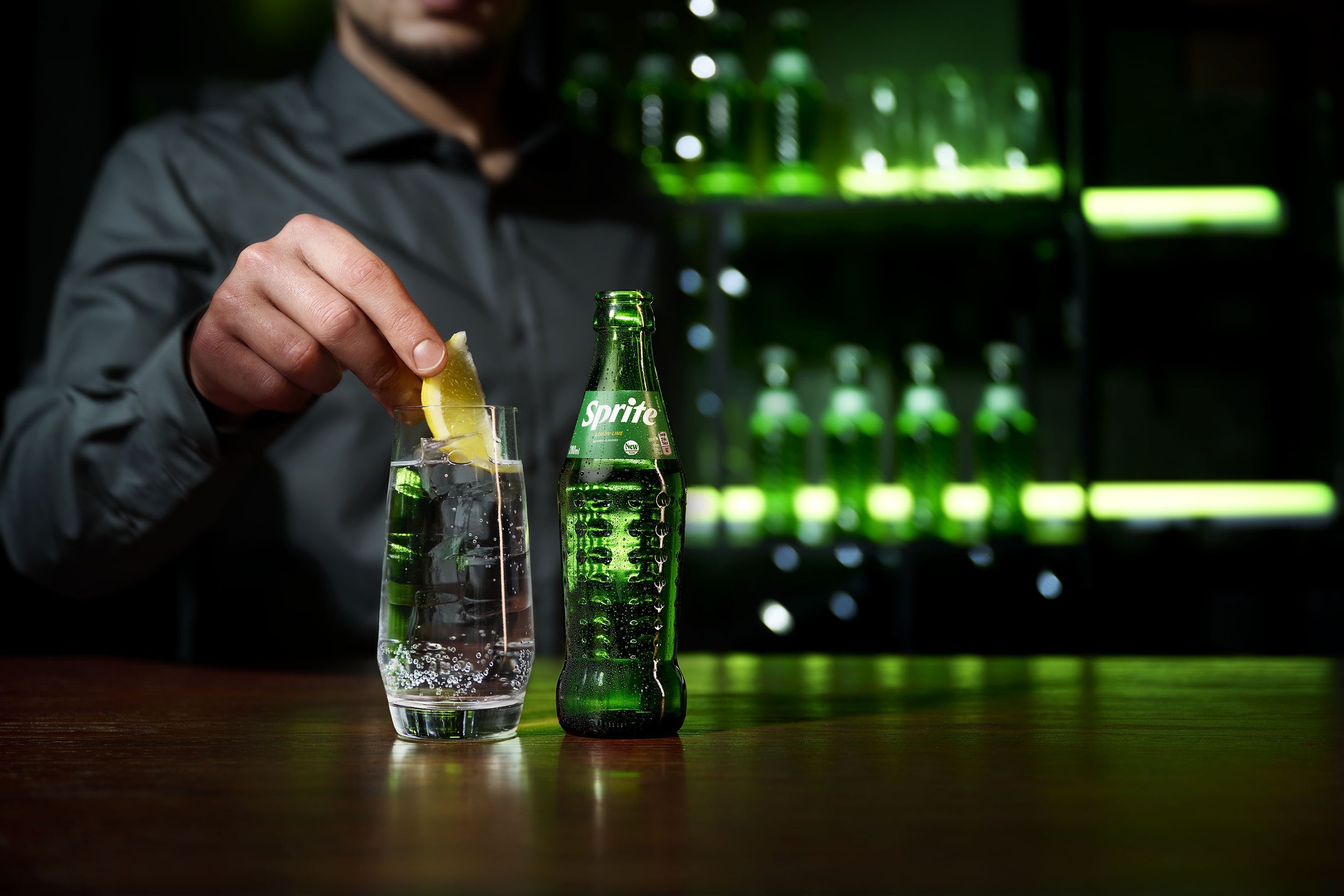 240305_FINALLY_NIGHTLIFE_SFEER_Sprite_serve.jpg
