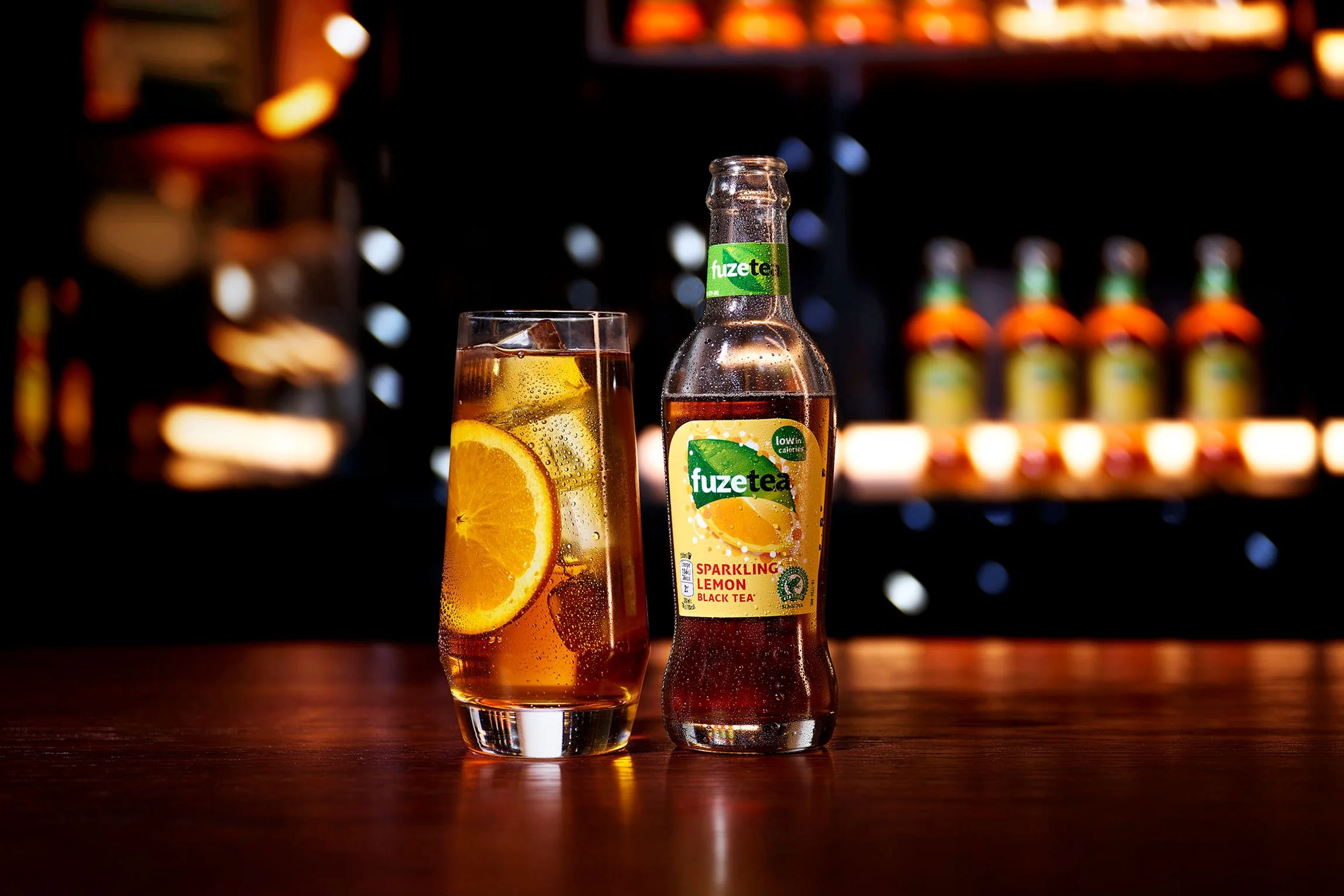 240305_FINALLY_NIGHTLIFE_SFEER_Fuze-Tea_Black-tea-sparkling-lemon-crop.jpg