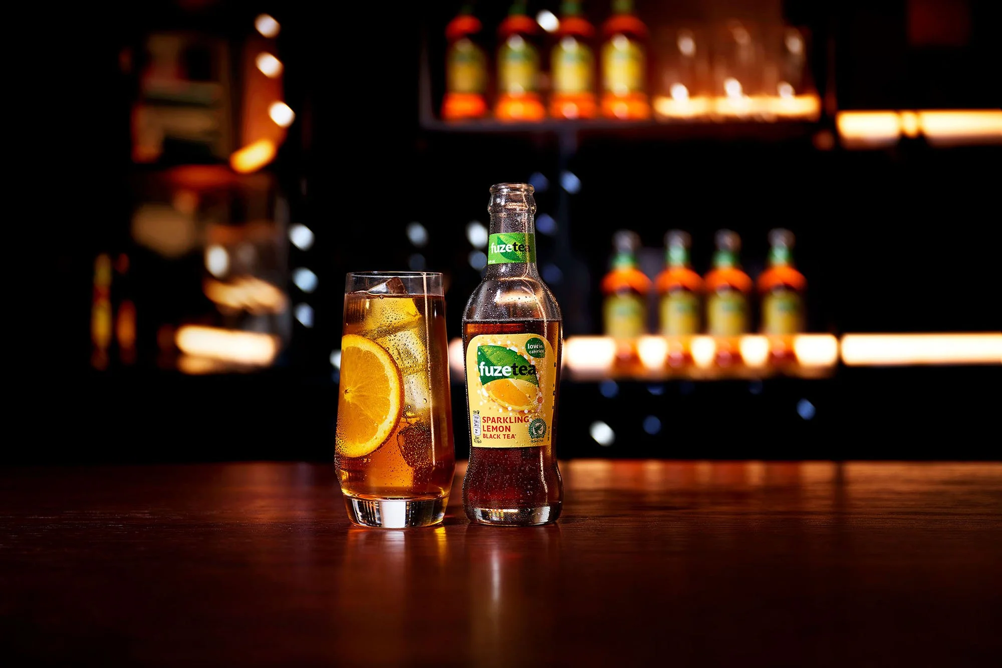 240305_FINALLY_NIGHTLIFE_SFEER_Fuze-Tea_Black-tea-sparkling-lemon.jpg