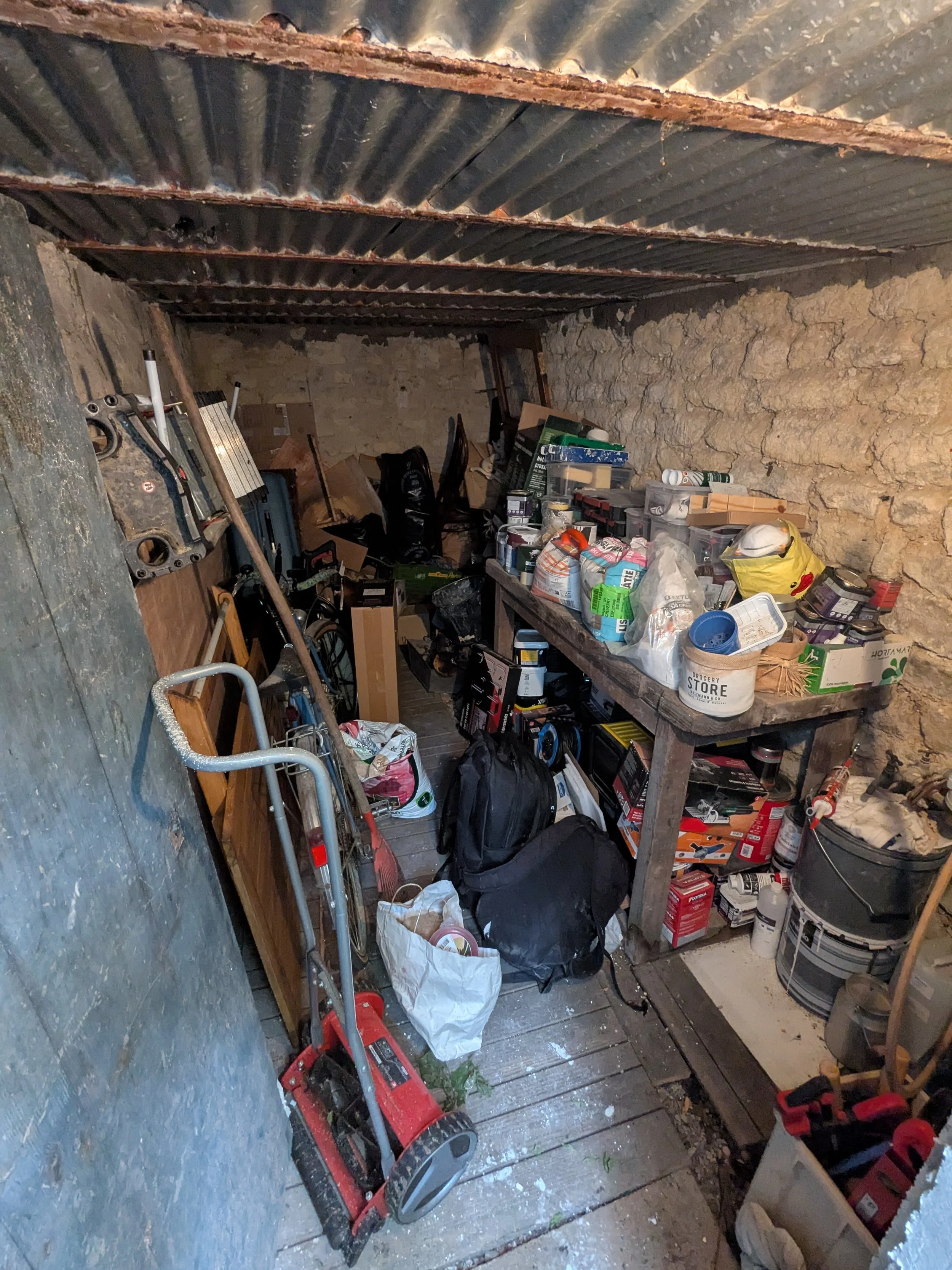 Cave avant travaux et organisation par Maison Tournesol Paris