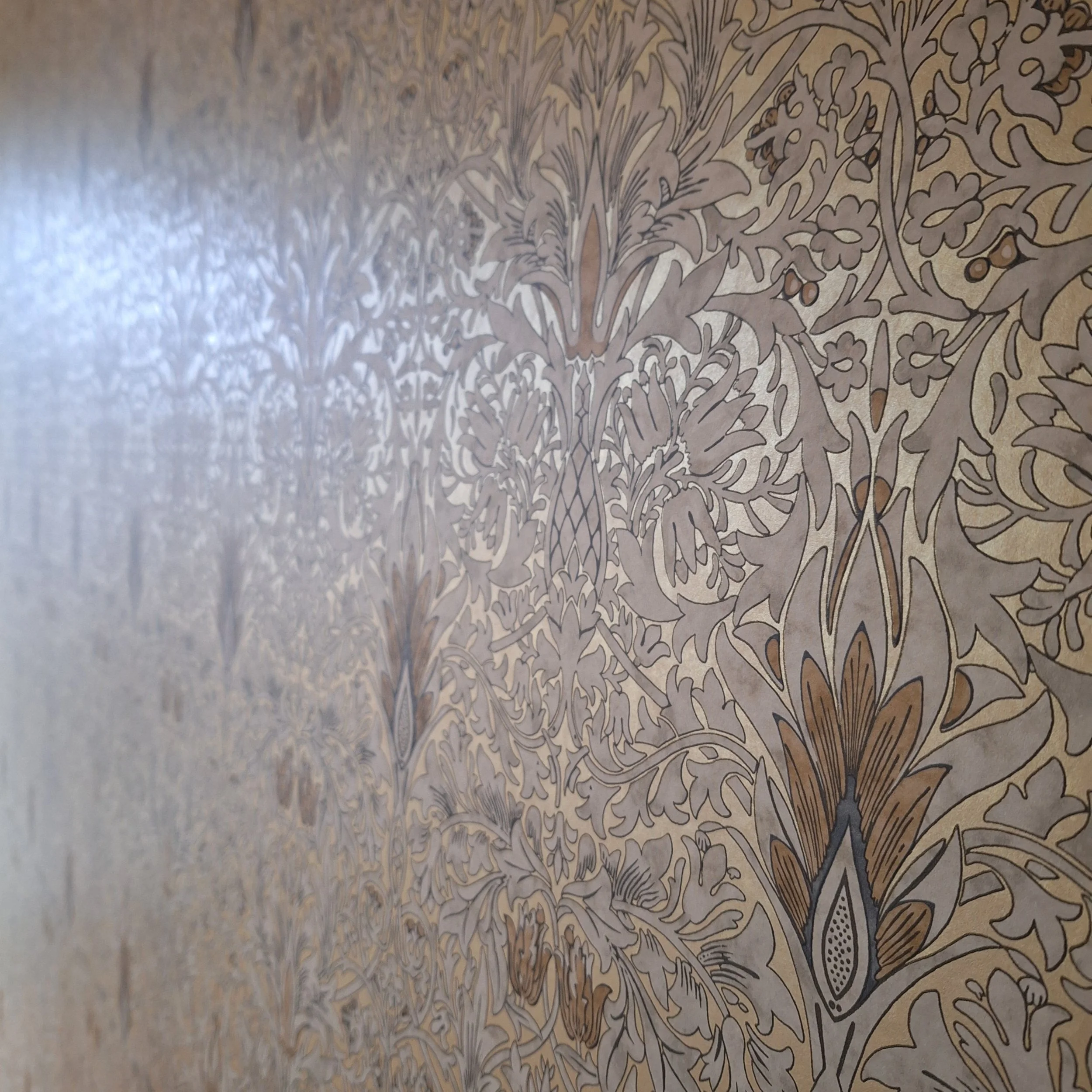 De Behangmeiden William Morris&Co Snakeshead gold Harlingen.jpg