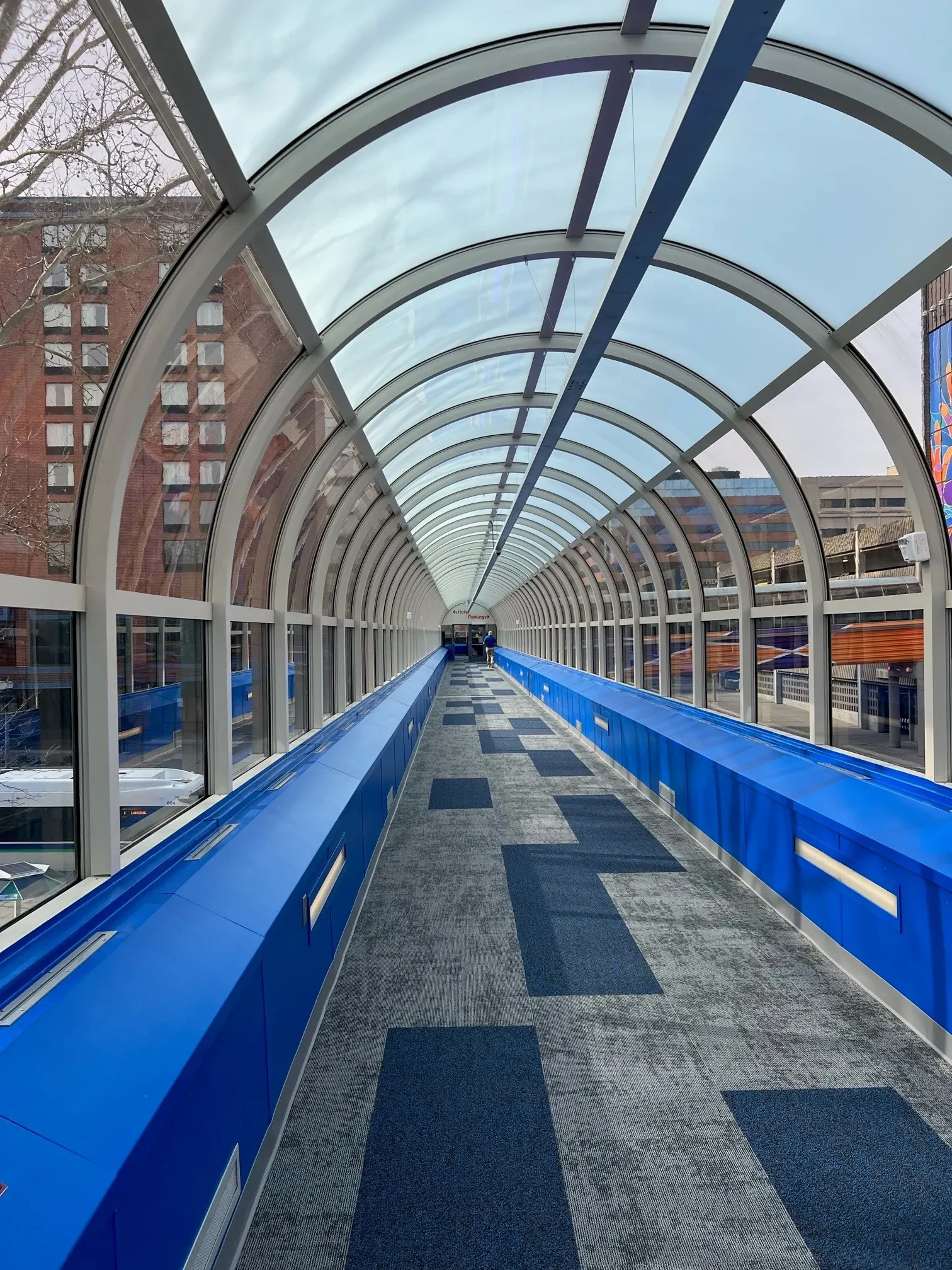 Bent &amp; Curved Glass: Expanding Design Possibilities Through Specialty Expertise