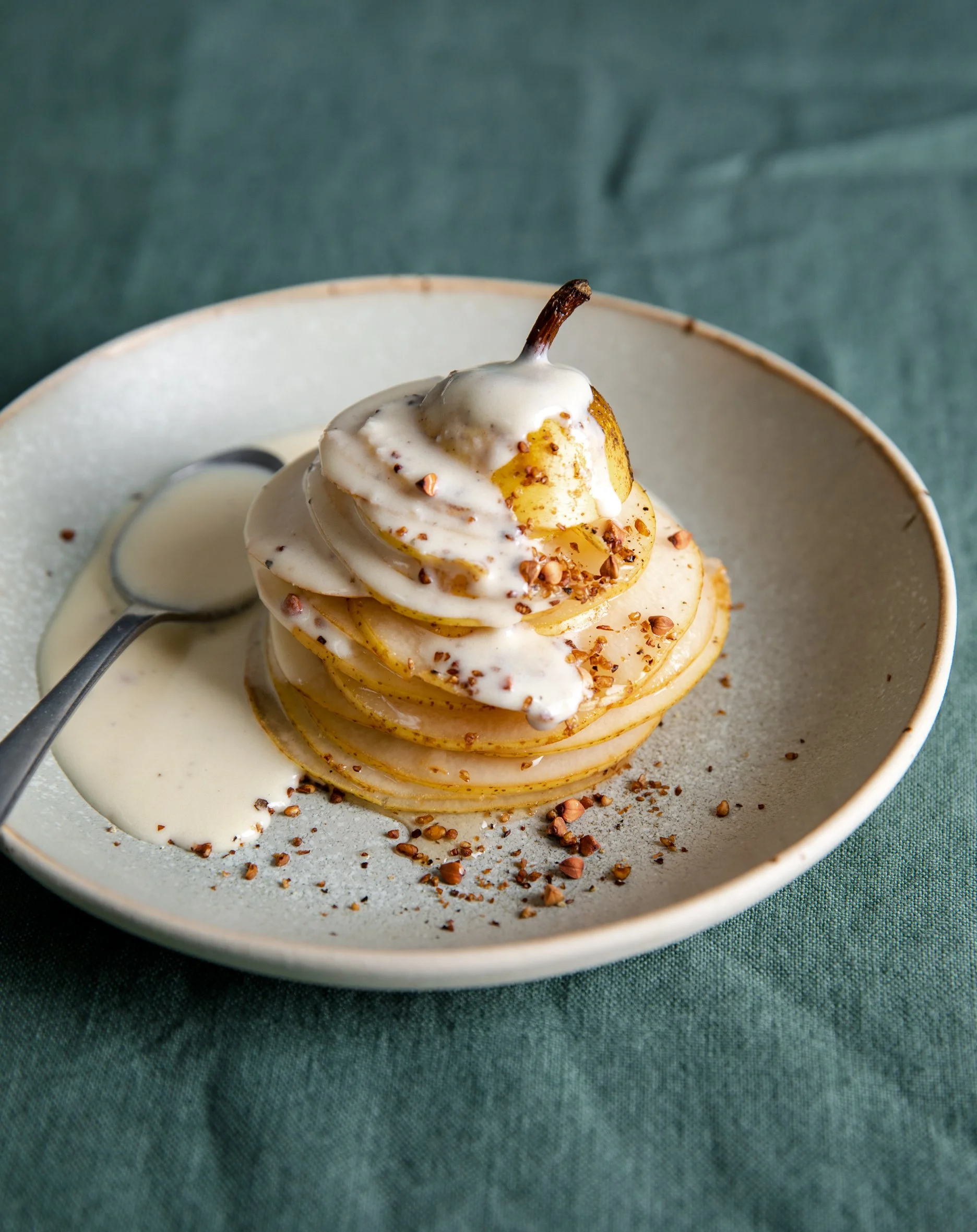 Elle à table 
Photographe : Virginie Garnier