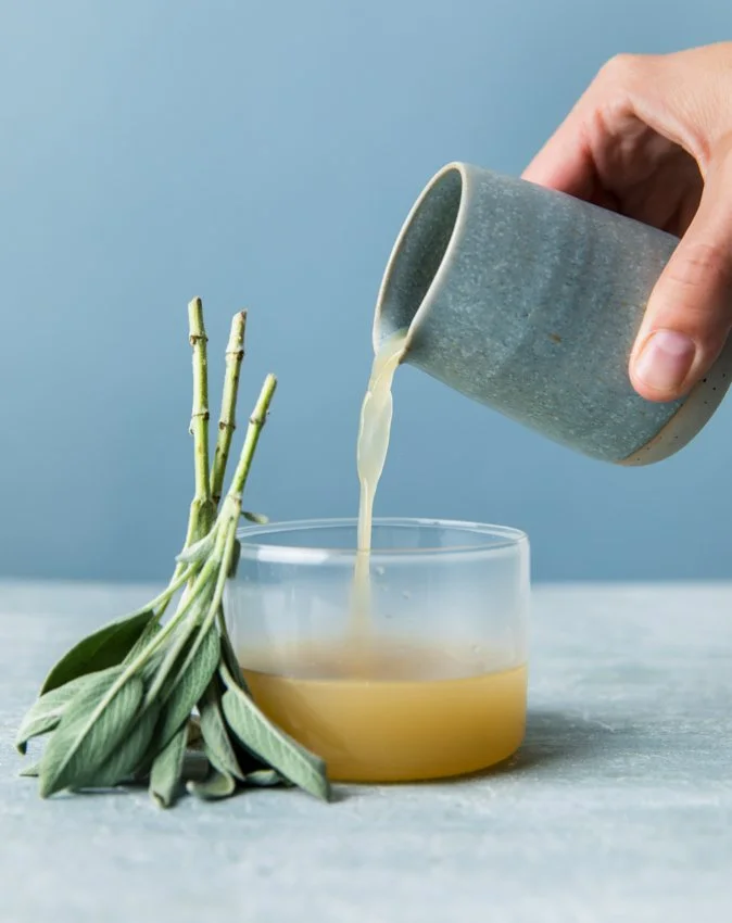 Elle à table 
Photographe : Virginie Garnier