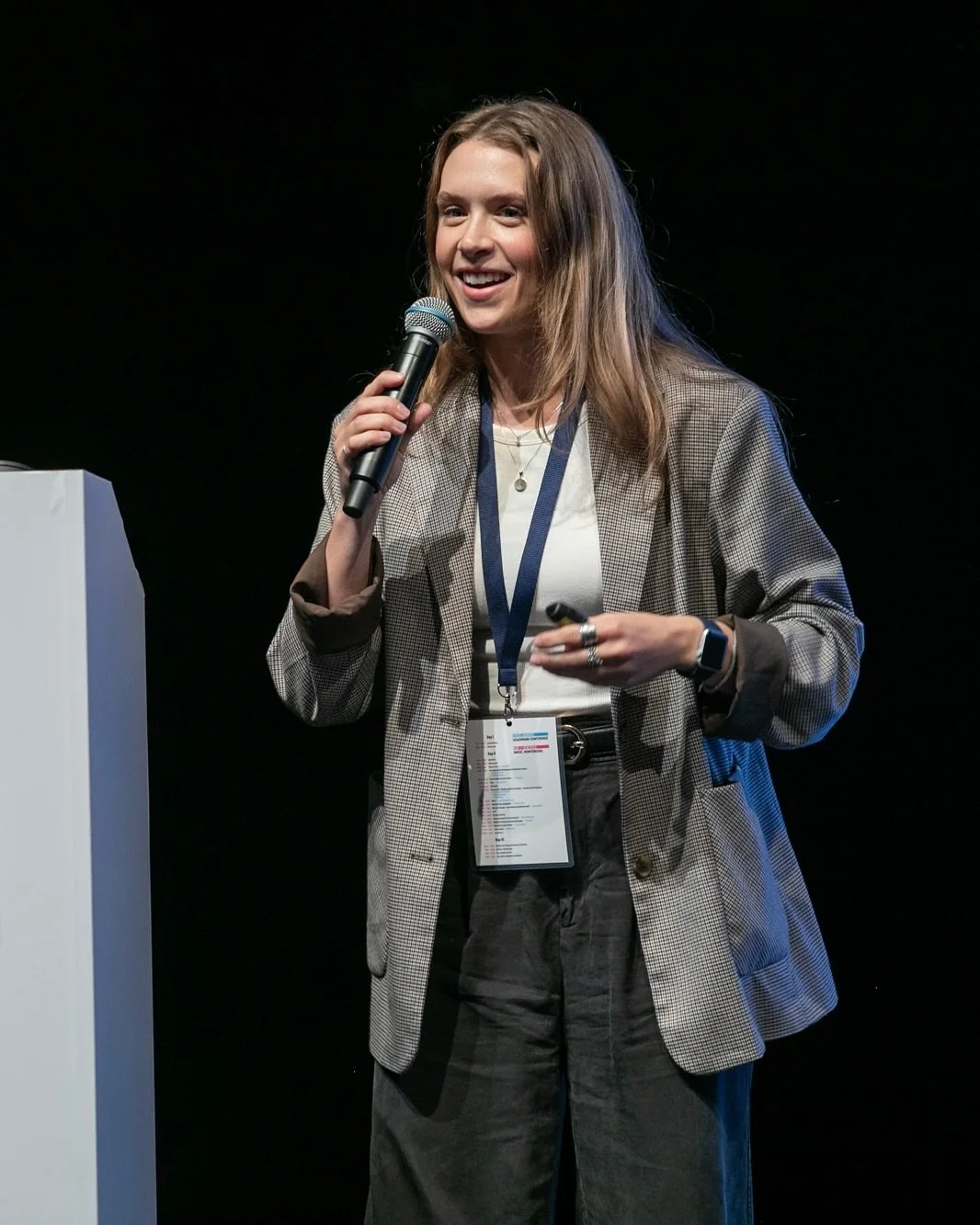 Two years ago, I got asked to do my first speaking opportunity as a digital nomad 🤩

It led to an invitation to join @kotornest as a Community / Social Media Manager!

There I met @coachshandi (We grew up 2 hours away in 🇨🇦 but had to meet in Mont