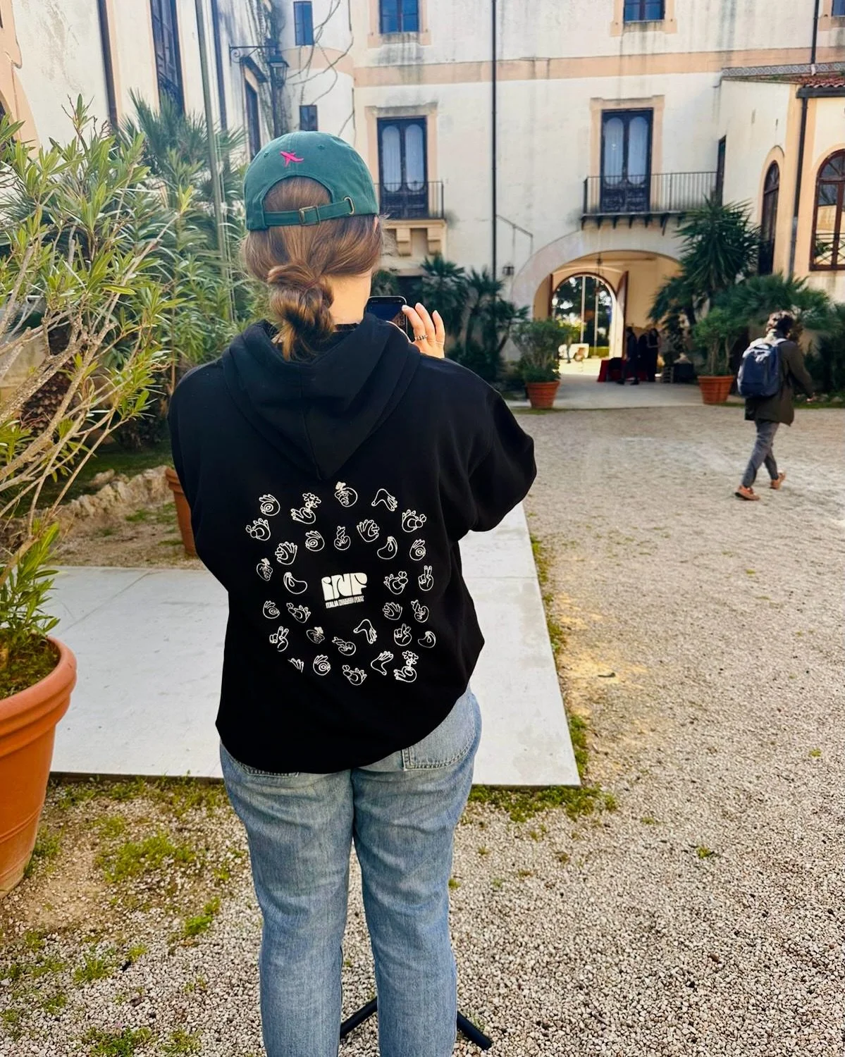 I didn&rsquo;t expect to step into this role.

But something pulled me in anyway.

I watched @italianomadfest grow quietly in the background.
While working as Community Manager at @beetcommunity, I saw the vision unfolding through @mtraina and @ambra