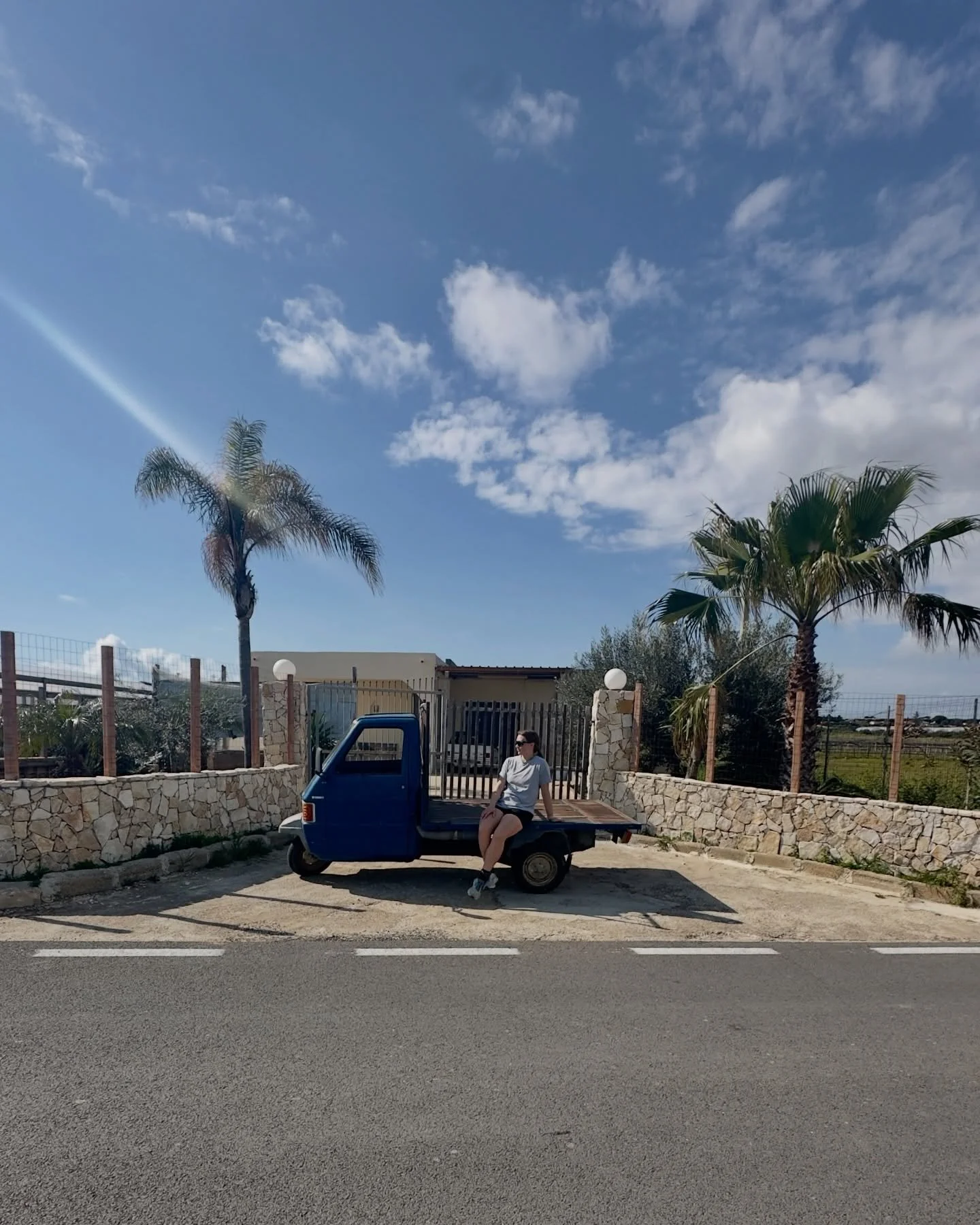 Week 12, 13 + 14 exploring places + spaces

The place of the island of Pantelleria for a workcation 👩🏼&zwj;💻
The space for a new project near Ragusa 🏡

Discovering the stillness between the big cities while working wherever I go is the joy I get 