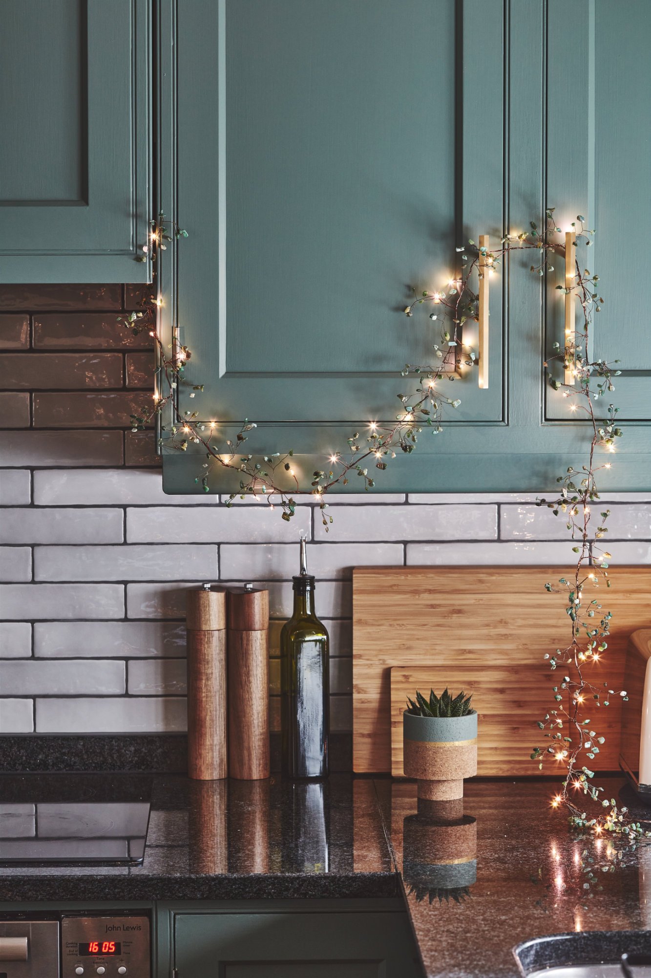 GEM STONE GREEN GARLAND 436.jpg