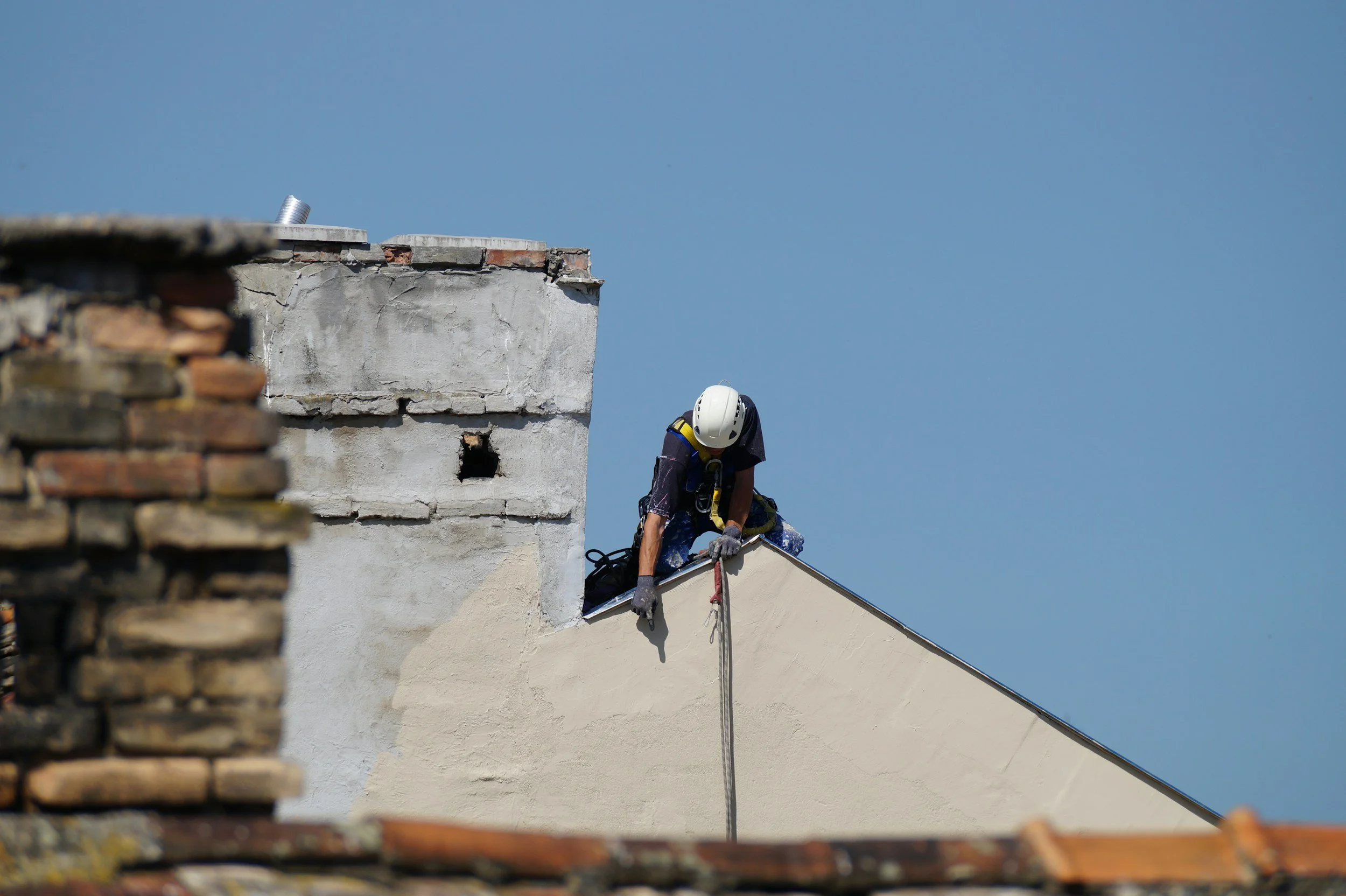 How to Choose the Right Commercial Roofing Contractor