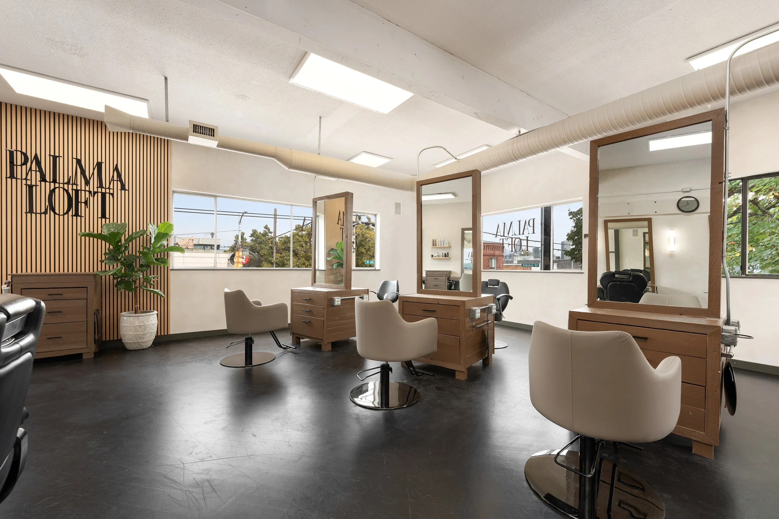 Kitsilano Hair Chair Rentals