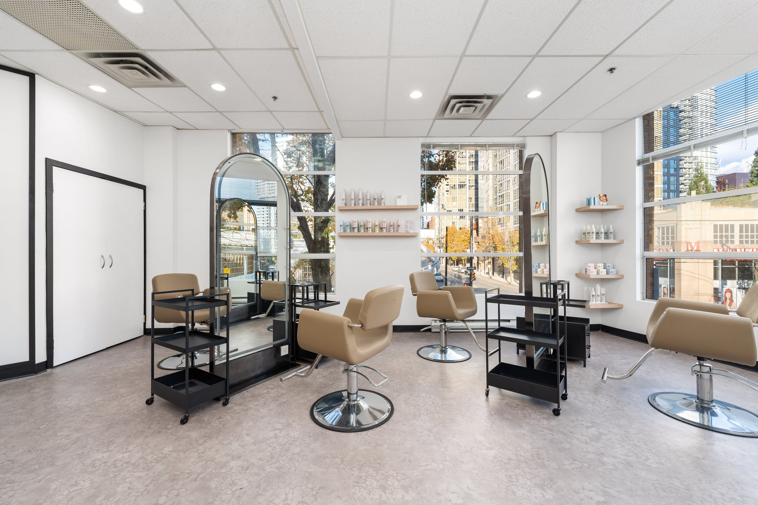 Book a service in our downtown Vancouver salon. Specializing in lip blush, permanent makeup and lash lifts.