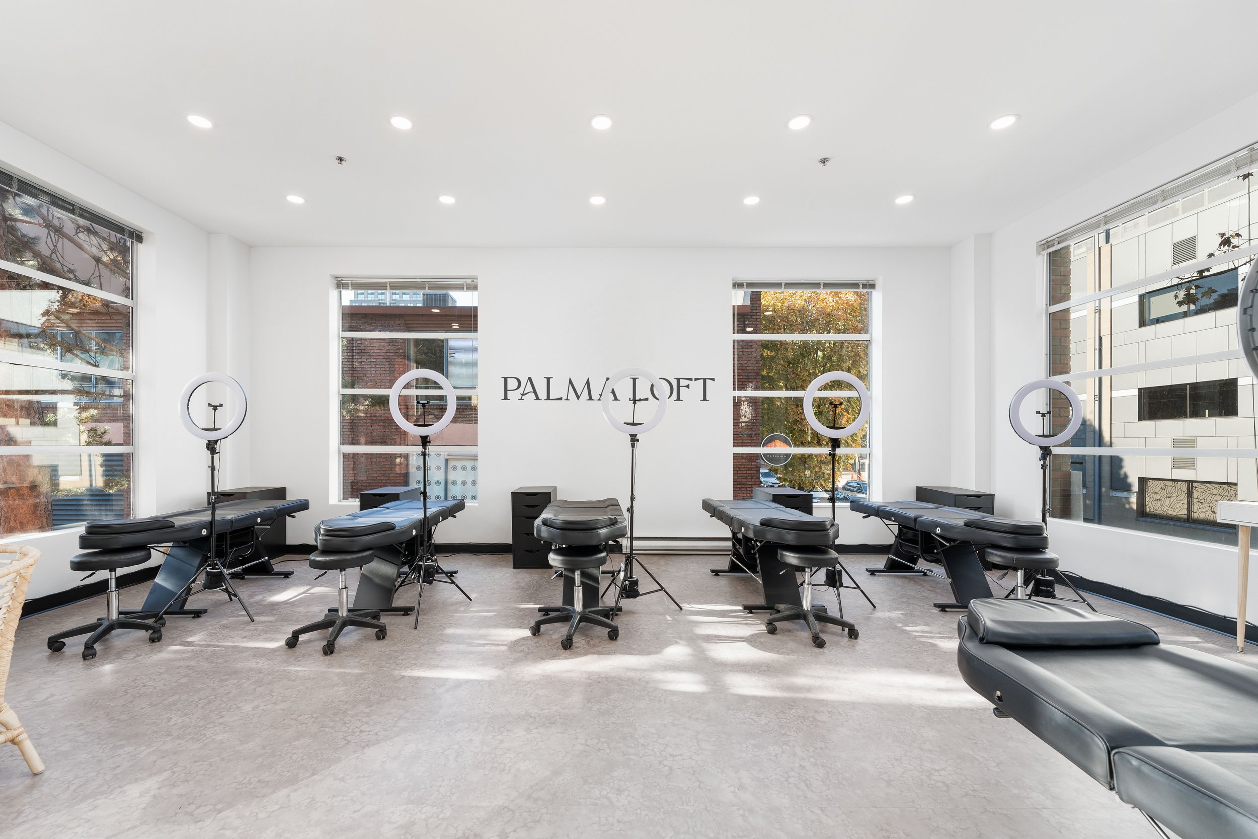 Beauty Salon Bed Rental Lash, permanent makeup and tattoo artist