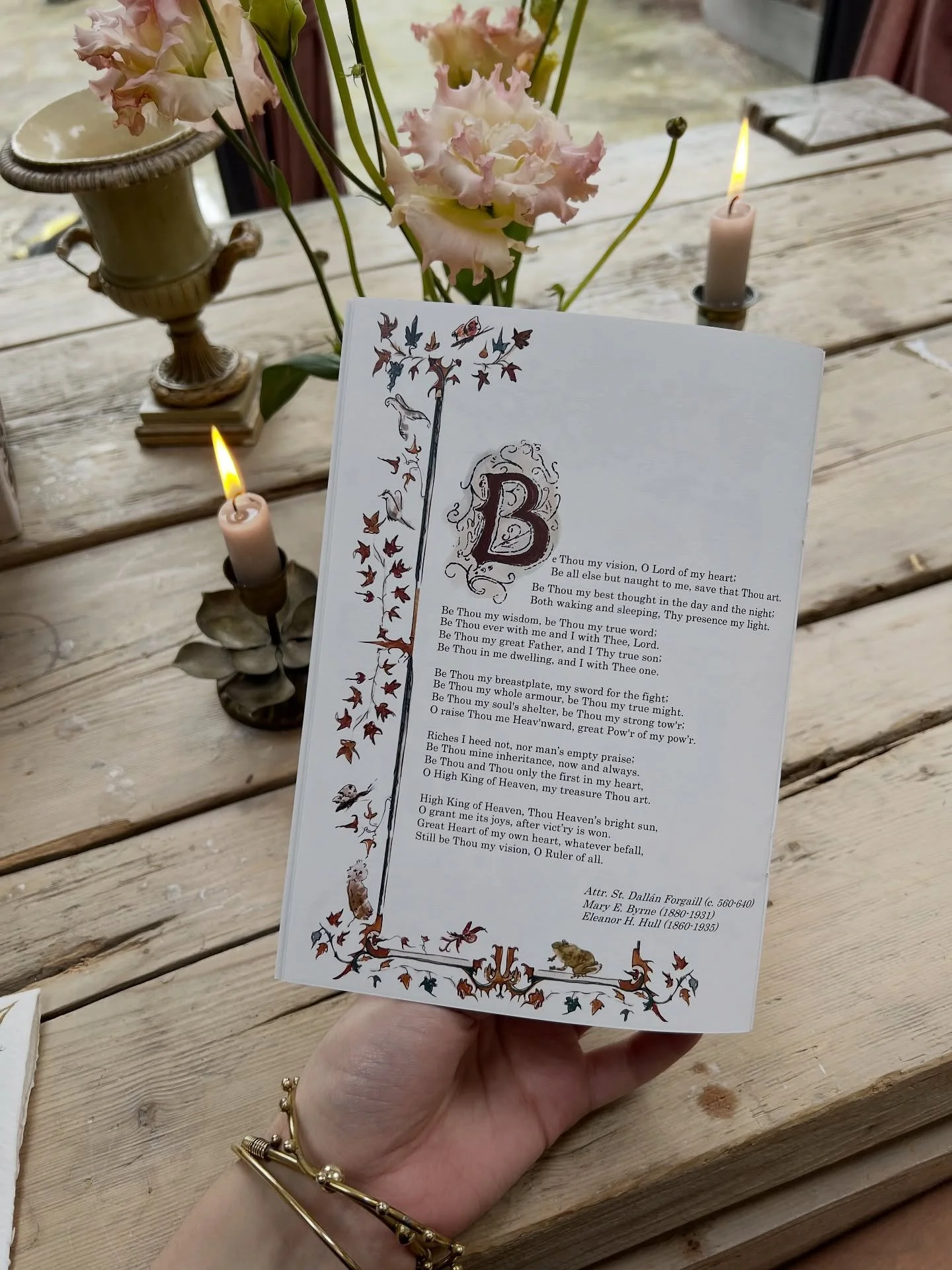 A few pages from M&amp;B&rsquo;s wedding order of service 🕊️

The closing image is inspired by the Venetian glass mosaic panels at @farm_street_church, gifted to the church in 1875.

It shows the Annunciation, with the inscription &ldquo;Ave Maria, 