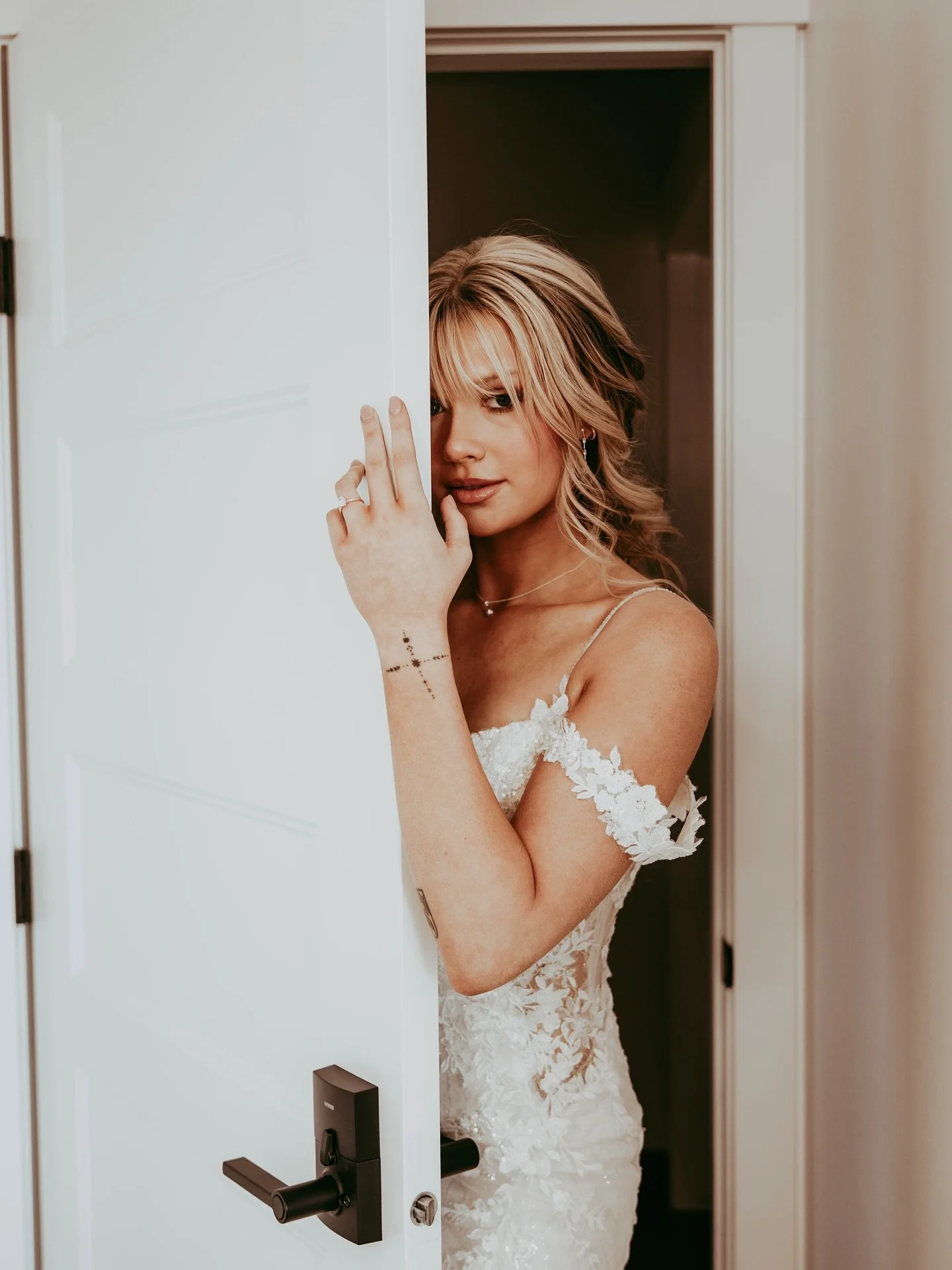 The fall season is in full swing 🍂🍁, but wedding season is slowing down. Just 4 more weddings to go and then it's holiday mode! 🎁

Grateful for an incredible season and the opportunity to work with so many beautiful brides. It&rsquo;s been one of 