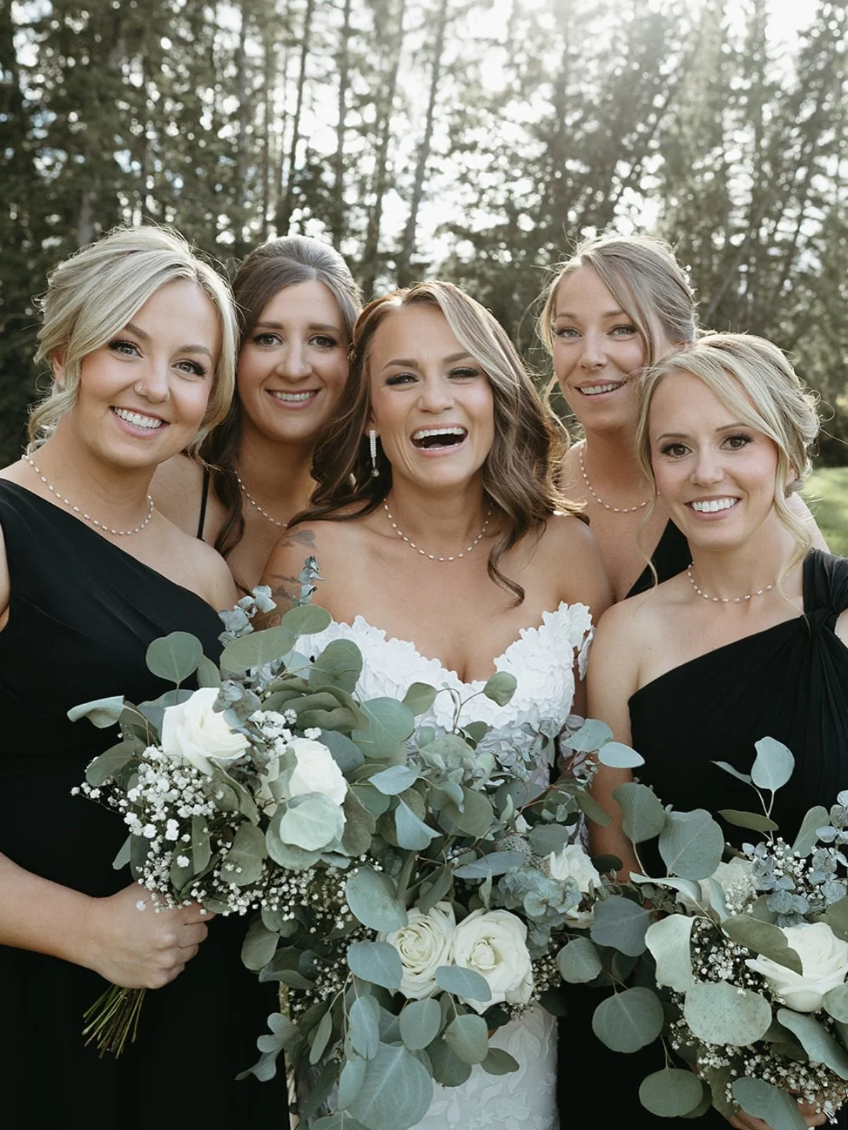 Bridesmaids don&rsquo;t get enough attention on my page&hellip;
but let&rsquo;s be real &mdash; they are the rock behind the bride, holding everything together behind the scenes 🤍

From calming nerves to fixing lashes and fluffing dresses, they show