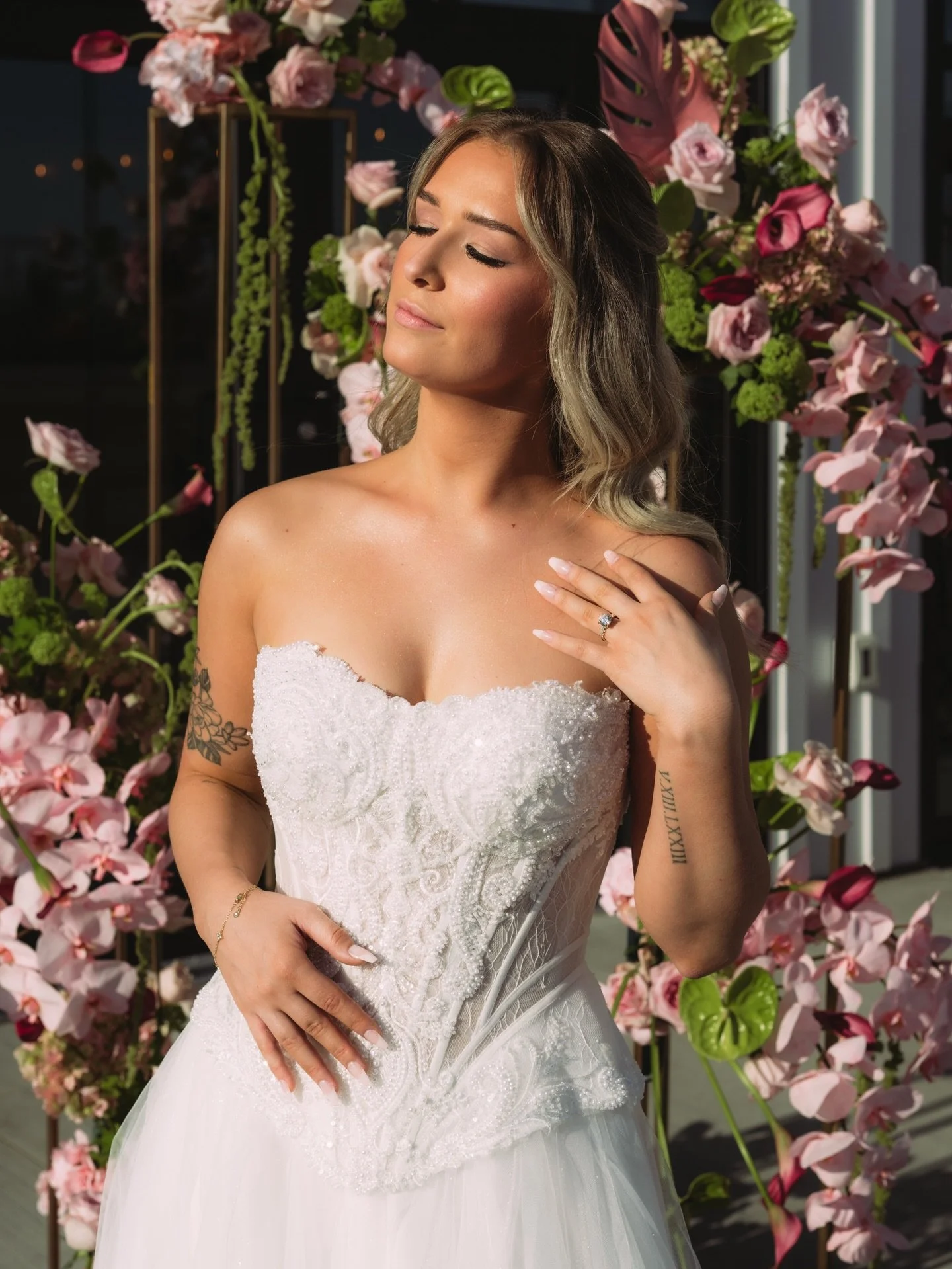Wow - little peek at the photos from this styled shoot last Saturday 👀 @racheltphoto 

Creative energy, beautiful details, and the dream team&hellip; pure magic 🌸🌺

Hair - Estilo Beauty @estilobeautystudios 
Makeup - Chlo Aristry @chloartistry
Pla