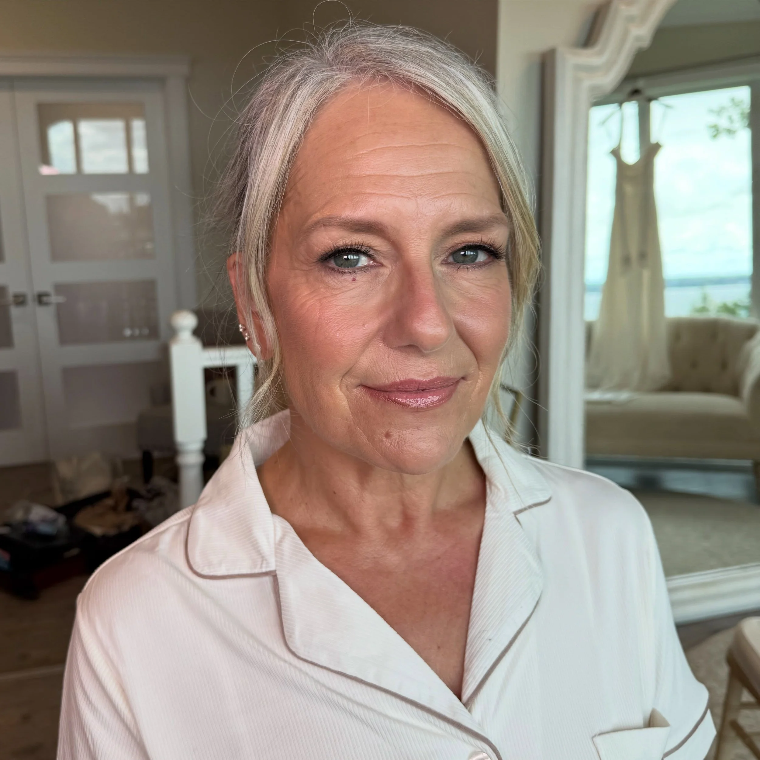 Beautiful bride @cindyleighm from my 2025 season had the most beautiful glowing skin ✨

I remember asking her, &ldquo;Okay&hellip; what&rsquo;s your secret??&rdquo; 😂
Her answer: &ldquo;Honestly, I drink a TON of water!&rdquo; 💦

NOTED. ✍🏼😂

Mean