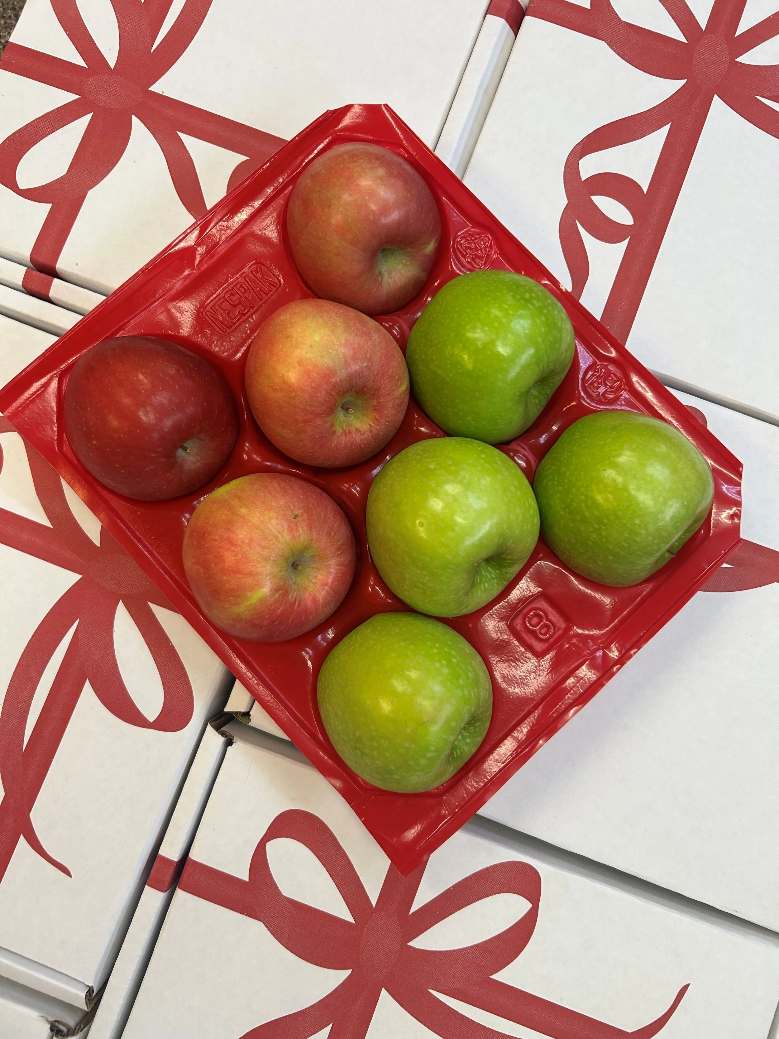 apple gift box.jpg
