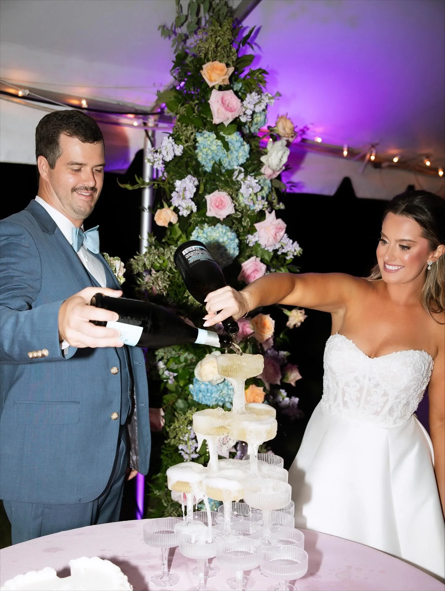 Moments from Rachel and Caleb&rsquo;s reception that are too good not to share! 🥂👏🏼

Planning + Design: @somethingnewwed 
Photography: @laurenenglishphoto 
Florals: @blosmdesign 
Entertainment: @diam_dj 
Catering: @carrabbas 
Bartending: @whiskeyb