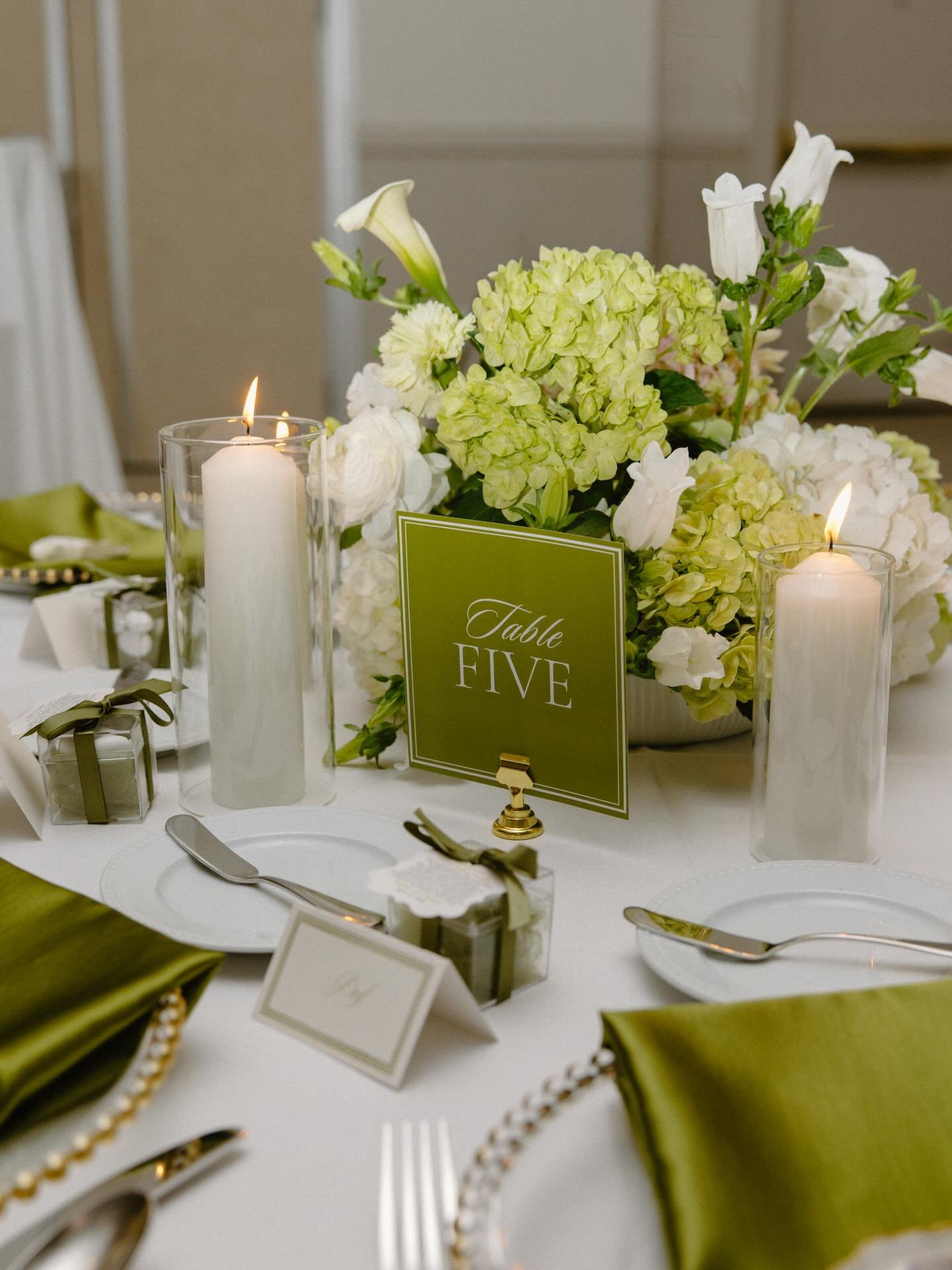 After over 700 days of planning (yes, you read that correctly), Sydney and Conner tied the knot at the beautiful Hotel Emeline in Charleston, South Carolina.

Sydney was one of my very first full service clients, and her trust from the beginning made