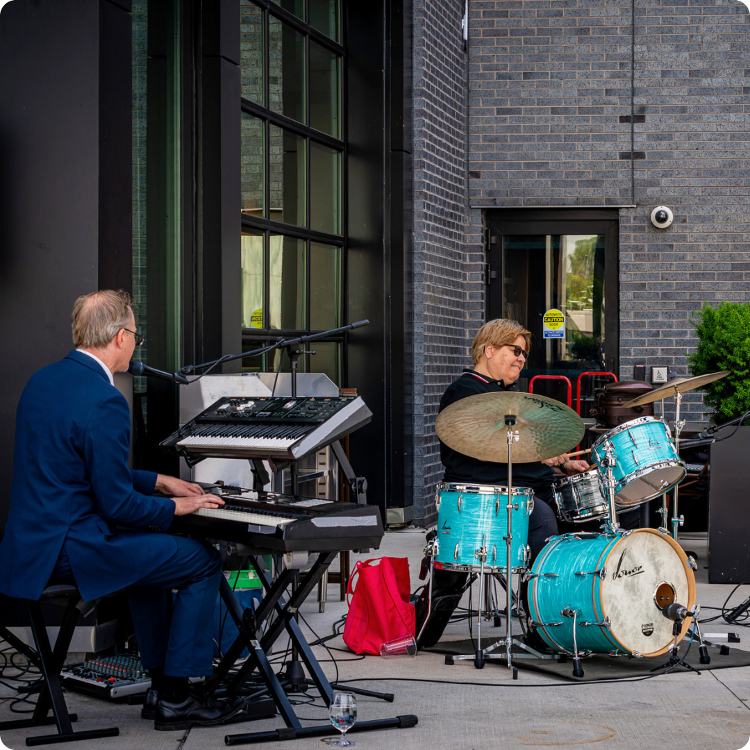 Live Music at Bridgewater in Milwaukee: Riverfront Brunch, Sunday Patio Music &amp; Summer Events