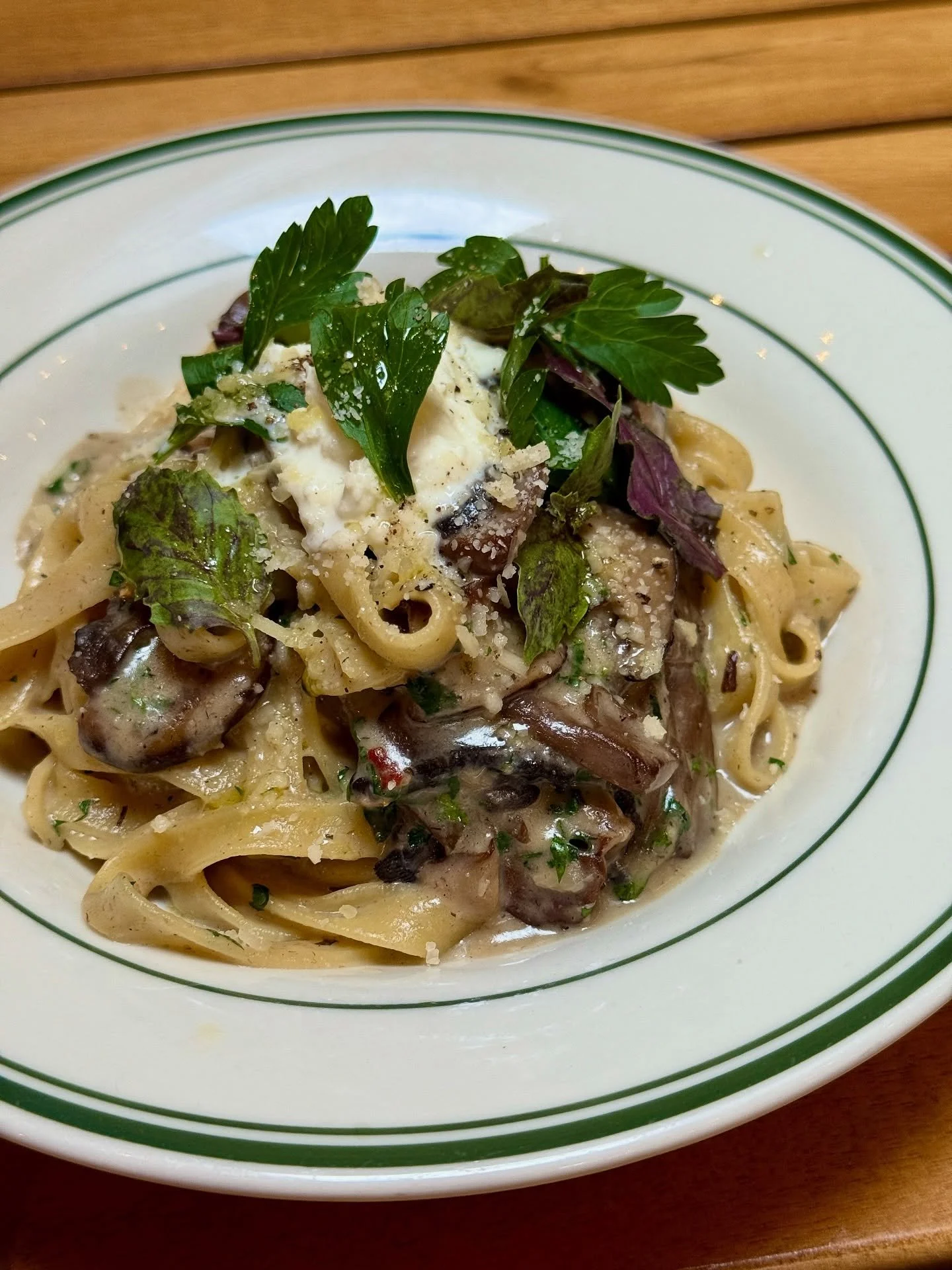 Specials to brave the weather for…THIS WEEK 🍂☔️✨
✨TAGLIATELLE: With wild mushrooms, garlic confit + stracciatella
✨FOCACCIA: Cherry tomatoes, rosemary + balsamic olive oil
🛵 Available this weekend/end until we sell out for dine-in, pick u