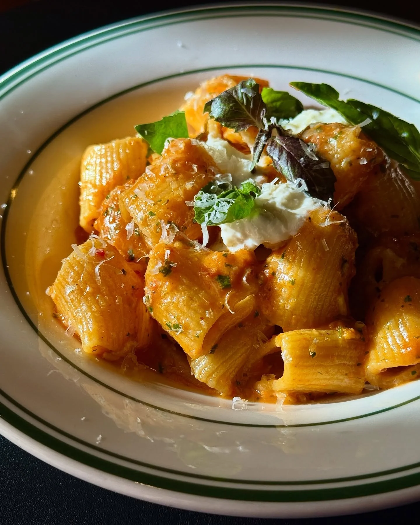 Ultra comforting specials to fill you up and soothe the soul - THIS WEEK! 🔥
🍅SICILIAN PESTO: Rigatoni with a Sicilian style pesto (poached tomatoes, basil, pecorino, olive oil), topped with stracciatella. The pesto of Renato’s childhood! And