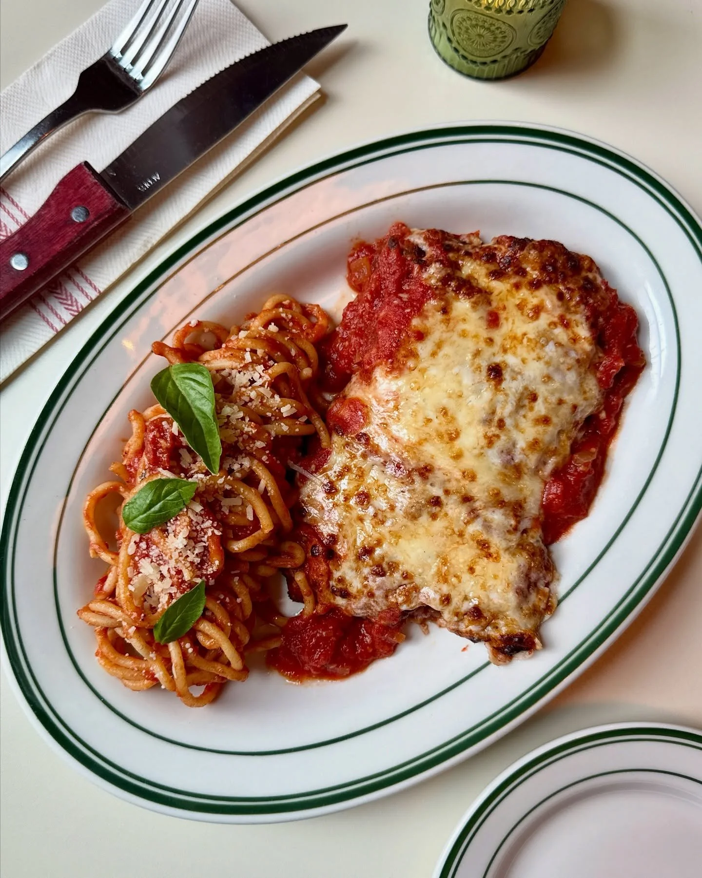 You asked, we delivered. ✨CHICKEN PARMESAN✨ is here for the taking. A red sauce joint fave, it’s our fan fave chicken Milanese topped with marinara & mozzarella, served with a generous twirl of spaghetti marinara 🍝 A hearty meal for h