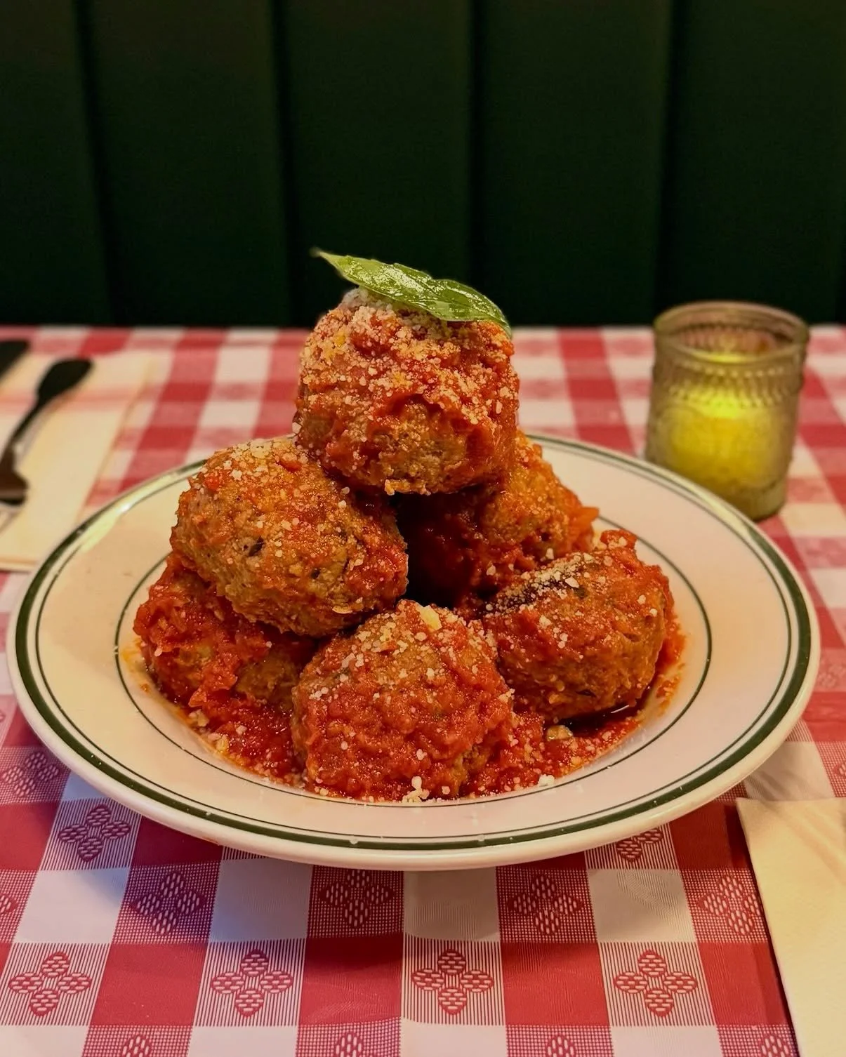 Our balls just got bigger&hellip;ahem, our MEATBALLS that is! ✨

A new mouthwatering blend of beef and pork, find our newly sized up meatballs on our daily menu. 🍝 Pop them onto a bowl of Classic Marinara or get right to it with our Polpette al Forn