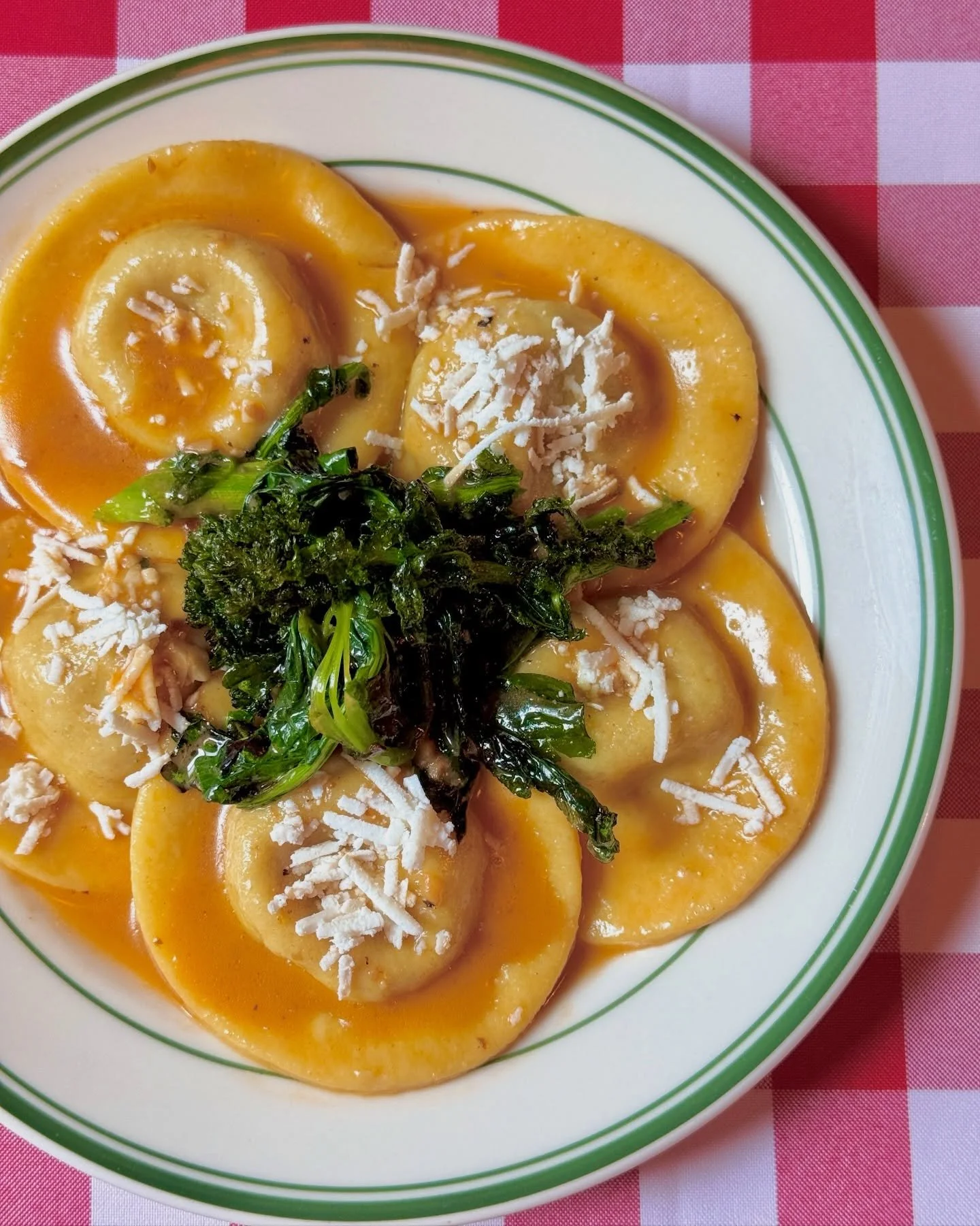 ✨BRAISED SHORT RIB RAVIOLI✨ Made in-house this week especially just for YOU! Served with a delectable beef jus, shaved ricotta salata, and fried broccoli rabe. Filled with a braised short rib ragu, parmesan, and mint. 

🛵 Available this week/end for