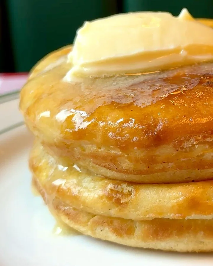 Holy brunch 🙏 BUTTERMILK PANCAKES 🥞

Popping up for BRUNCH this weekend only!!! Fluffy, tender, and served with a scoop of luscious maple butter and a personal cup of the good stuff, syrup 🥲 

⏰SAT + SUN 11AM- 3PM
🍽️ Available for dine-in only