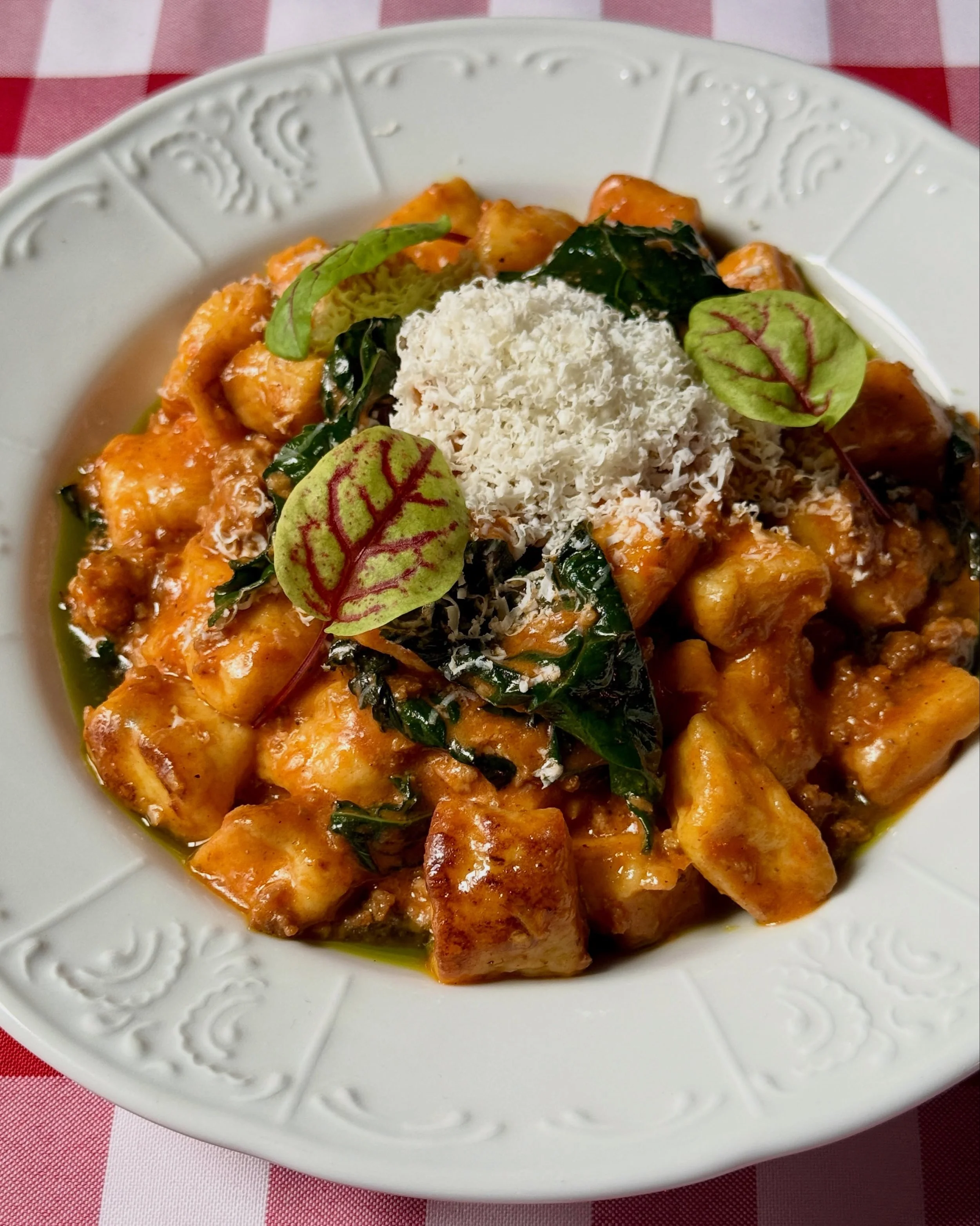 The only kind of chopped you need to worry about&hellip; ⬇️ This week&rsquo;s specials!

🇮🇹PORK CHOP MILANESE: fennel + fris&eacute;e + apple salad, parmesan, vidalia dijon sauce

🍝RICOTTA GNOCCI: beef &amp; pork bolognese, tuscan kale, ricotta sa