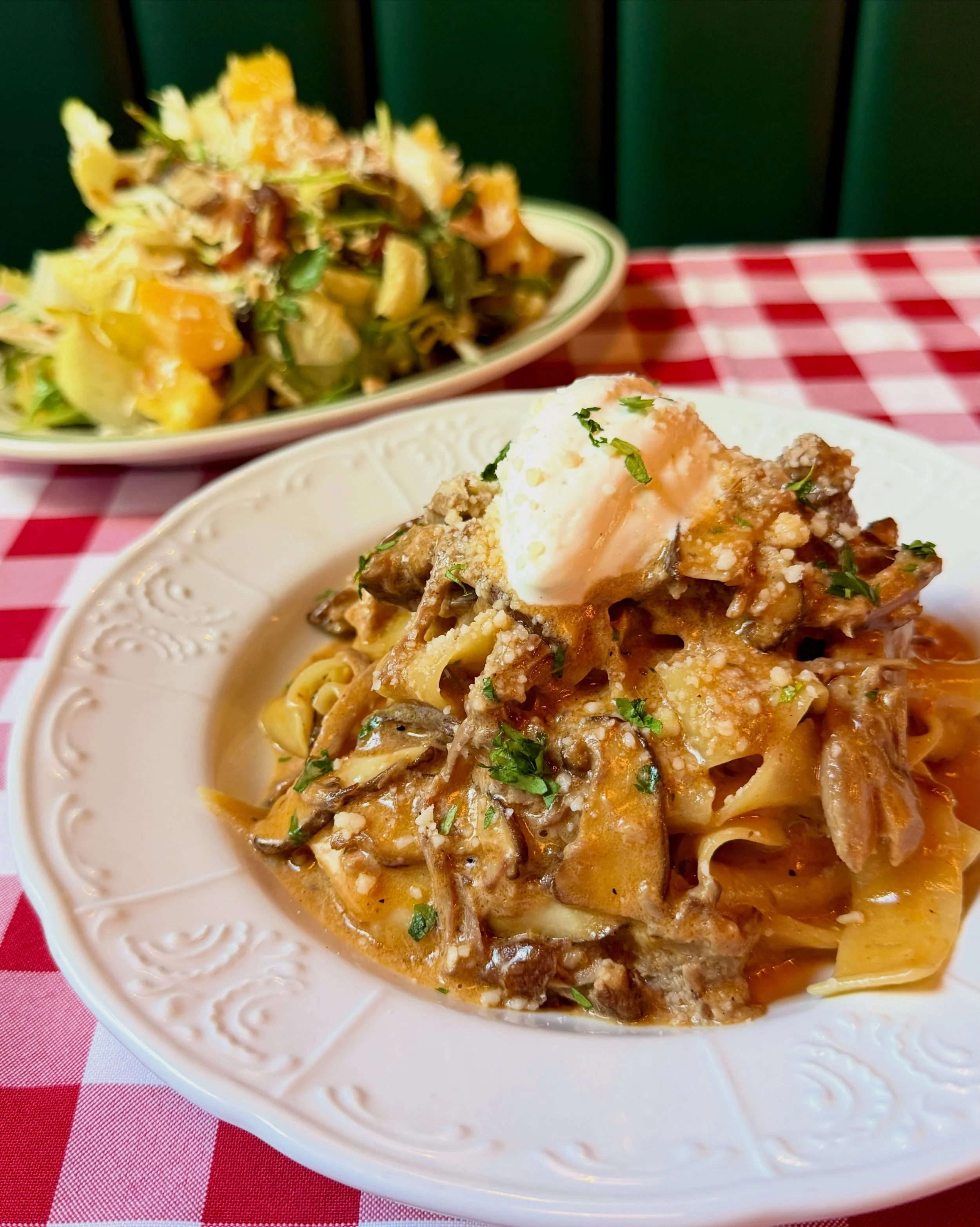 Don&rsquo;t mind us&hellip;just easing into fall 🍁 This week!⬇️

🥗INSALATA DELLA CASA: fris&eacute;e, arugula, red watercress, endive, dates, orange segments, almonds, ricotta salata tossed in a sherry dressing

🍝PAPPARDELLE RAGU: pappardelle, bee