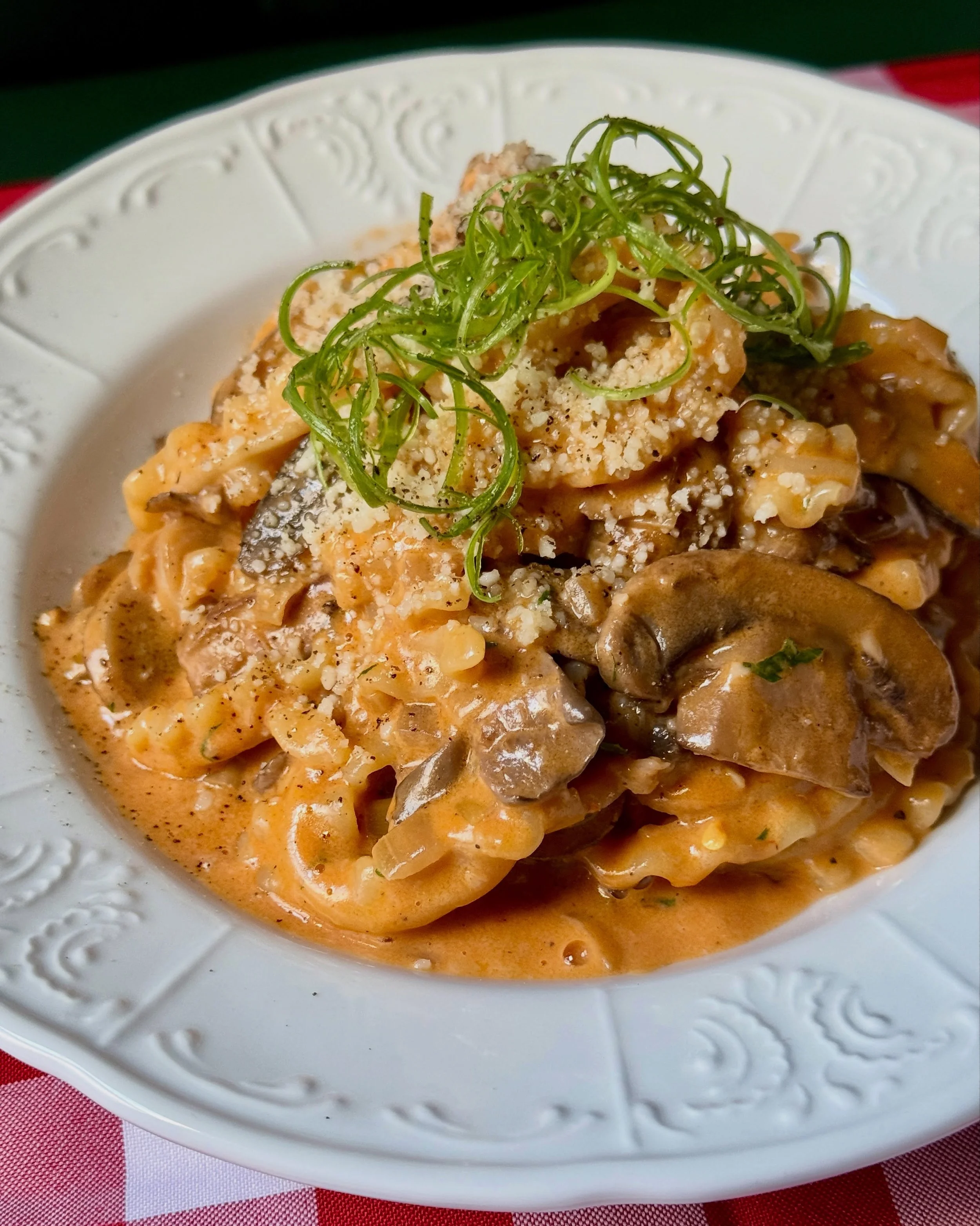HOT DAMN! 🔥 Like the weather, these specials are too hot to handle! This week: ⬇️

☁️BURRATA: candied figs + proscuitto + toasted hazelnuts &amp; balsamic + house-baked seeded sourdough 

🍝MUSHROOM RAGU: mafalde pasta + oyster mushrooms + shiitake 