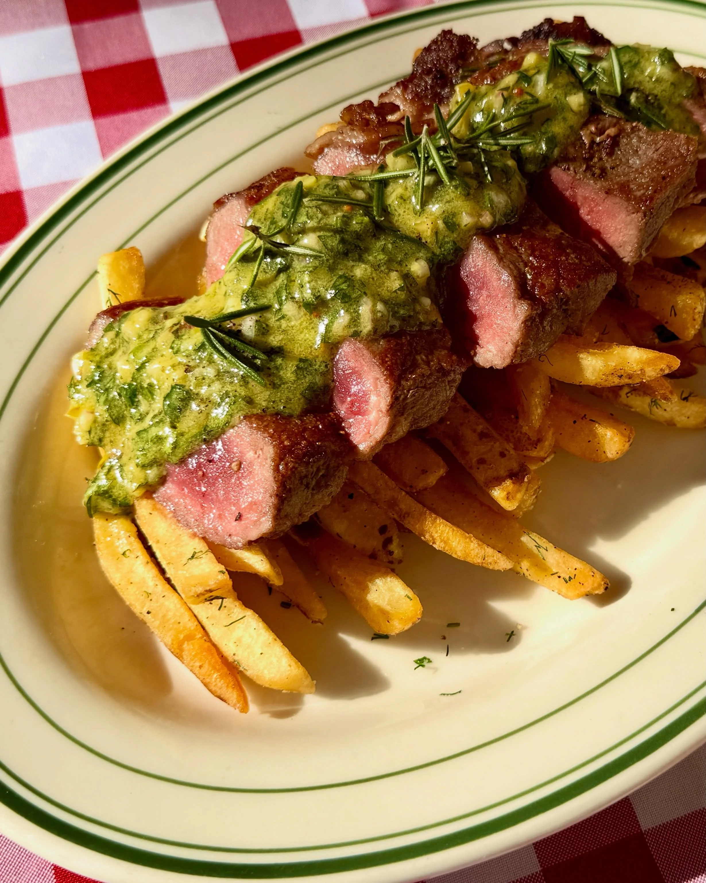 ✨STEAK FRITES✨ are back! Bc you can never have too much meat 👀 

✨10oz of pan seared rib-eye dressed with salsa verde (parsley + mint + shallot + red wine vinegar + lemon) on a bed of rosemary french fries

🚨Weekly special only for dine-in, take-ou