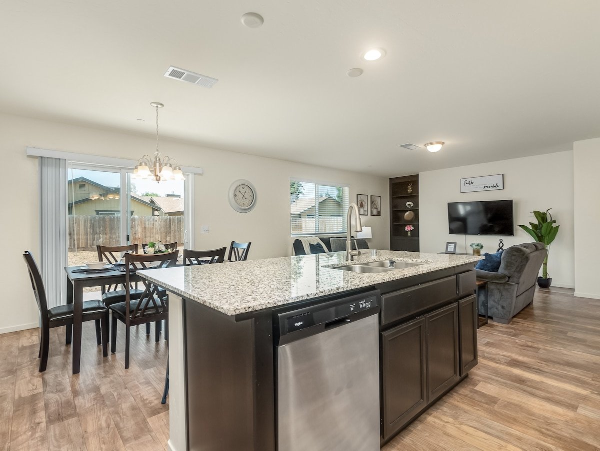 @@@@ Living Visilia.jpeg