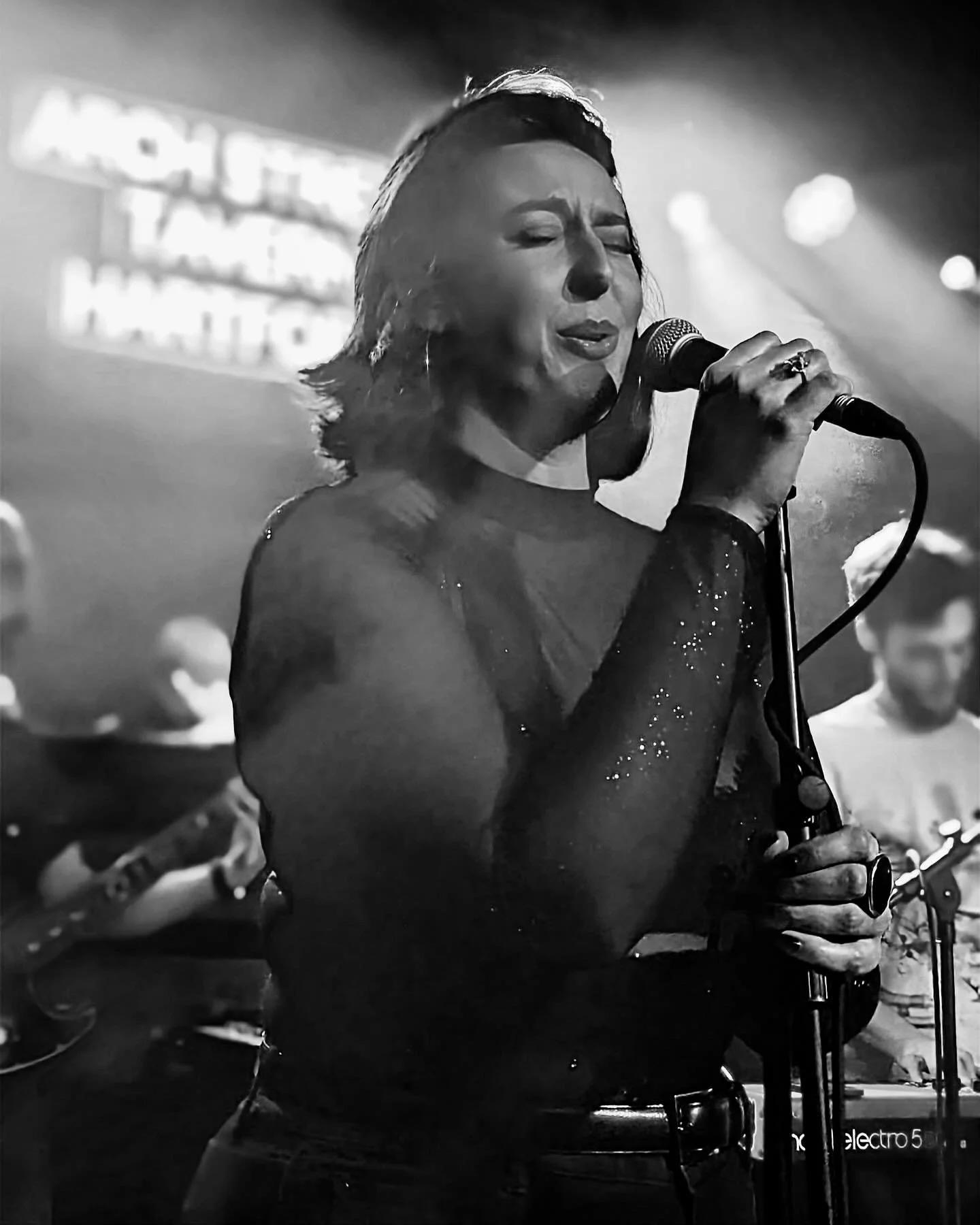 quit day job ✔️
sing gigs ✔️
teach voice and piano full time ✔️
run my business @plant___nanny ✔️

✨ 2024 is looking pretty good to me so far!! ✨

singing music is my favorite thing to do in life so let&rsquo;s do it together!! hmu 💋

🎤🎶🎹🪩

#sin
