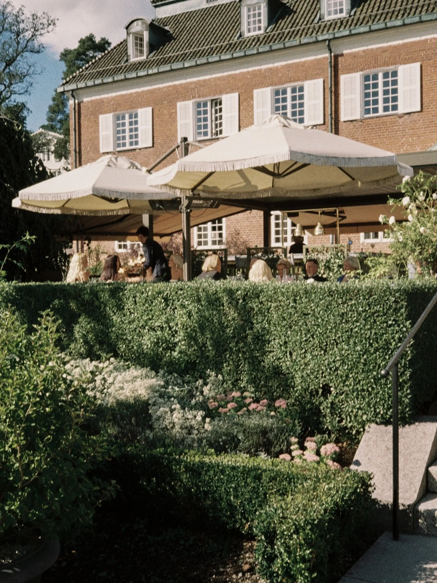 The day pauses here. 
At Villa Pauli.