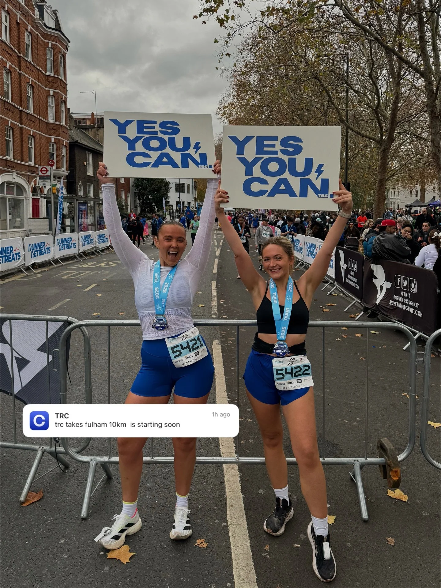 THIS !!! is what it&rsquo;s all about 🥹🥹🥹🥹&hearts;️🌟 

tysm @runthroughuk for taking me &amp; the trc girls for such a FUN race !!!!!! we loved xxxxxx proud mom of my chickens xxxxx